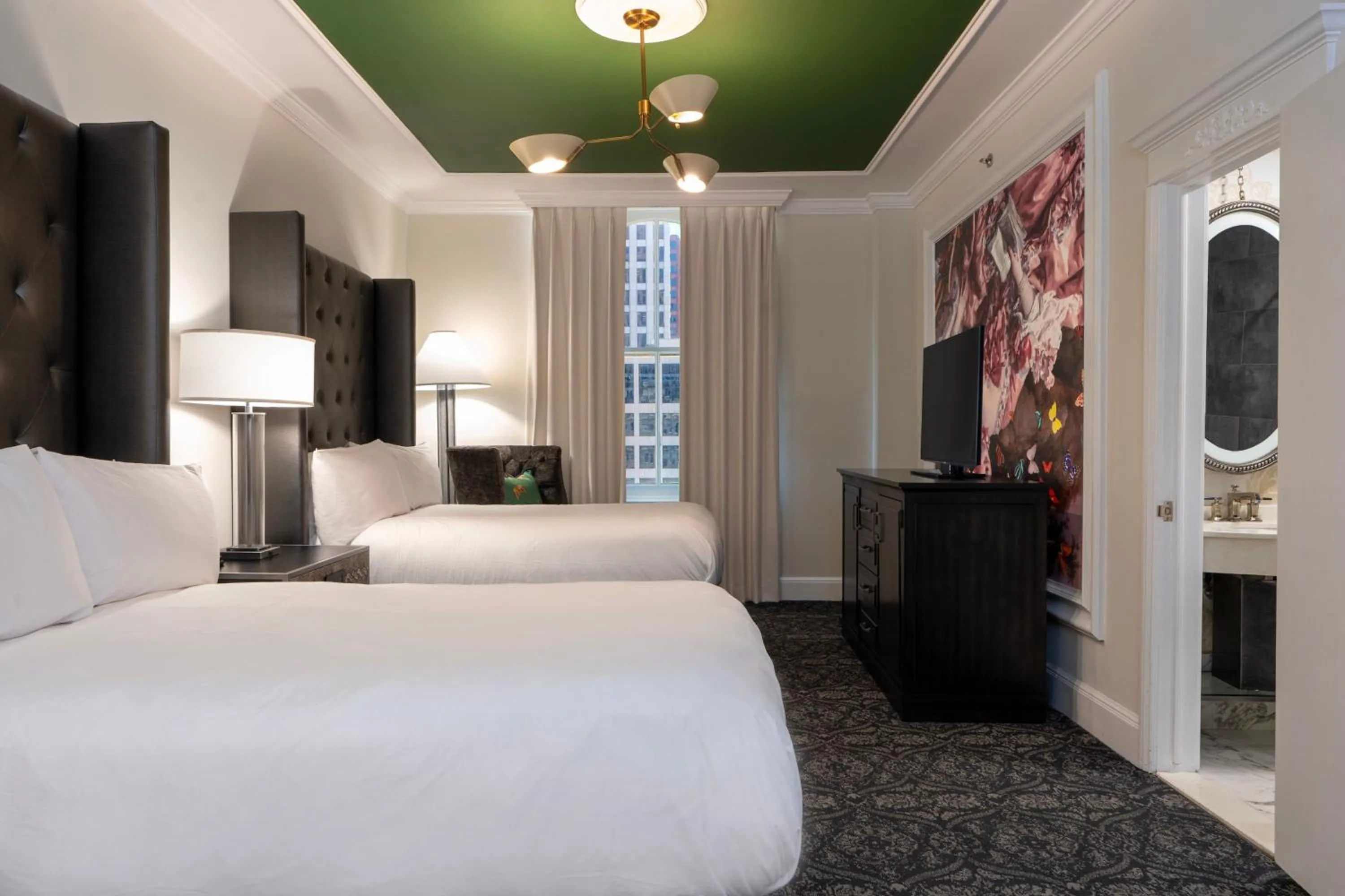 Photo of the whole room, Bed in Le Pavillon, New Orleans, a Tribute Portfolio Hotel