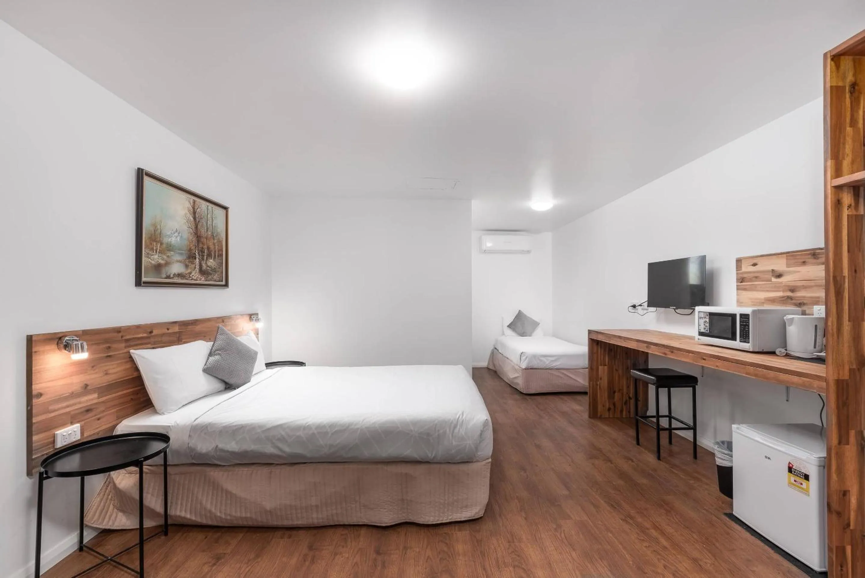 Bedroom, Bed in Econo Lodge Lilydale