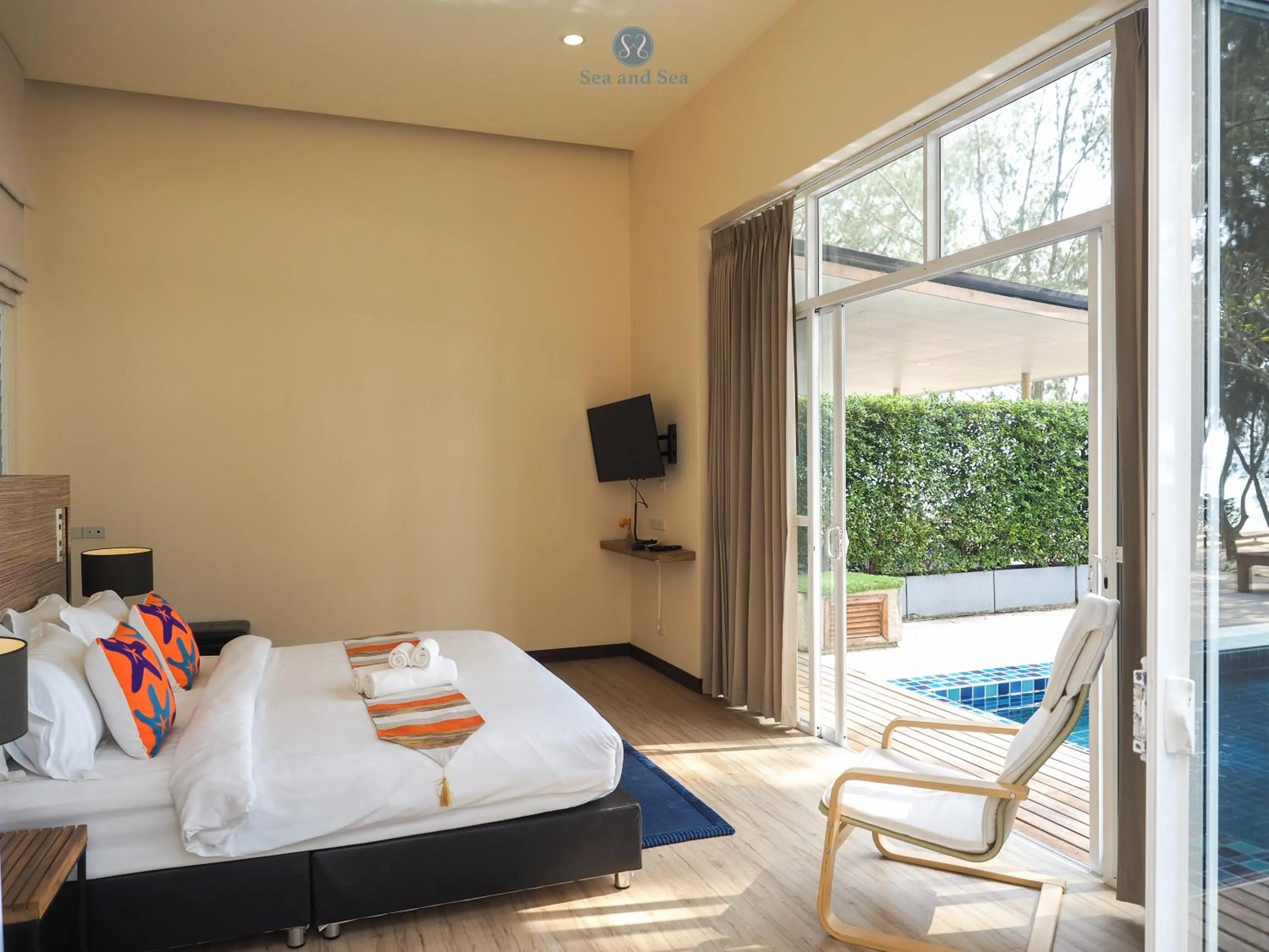 Bed in Sea and Sea Villa Sangaroon