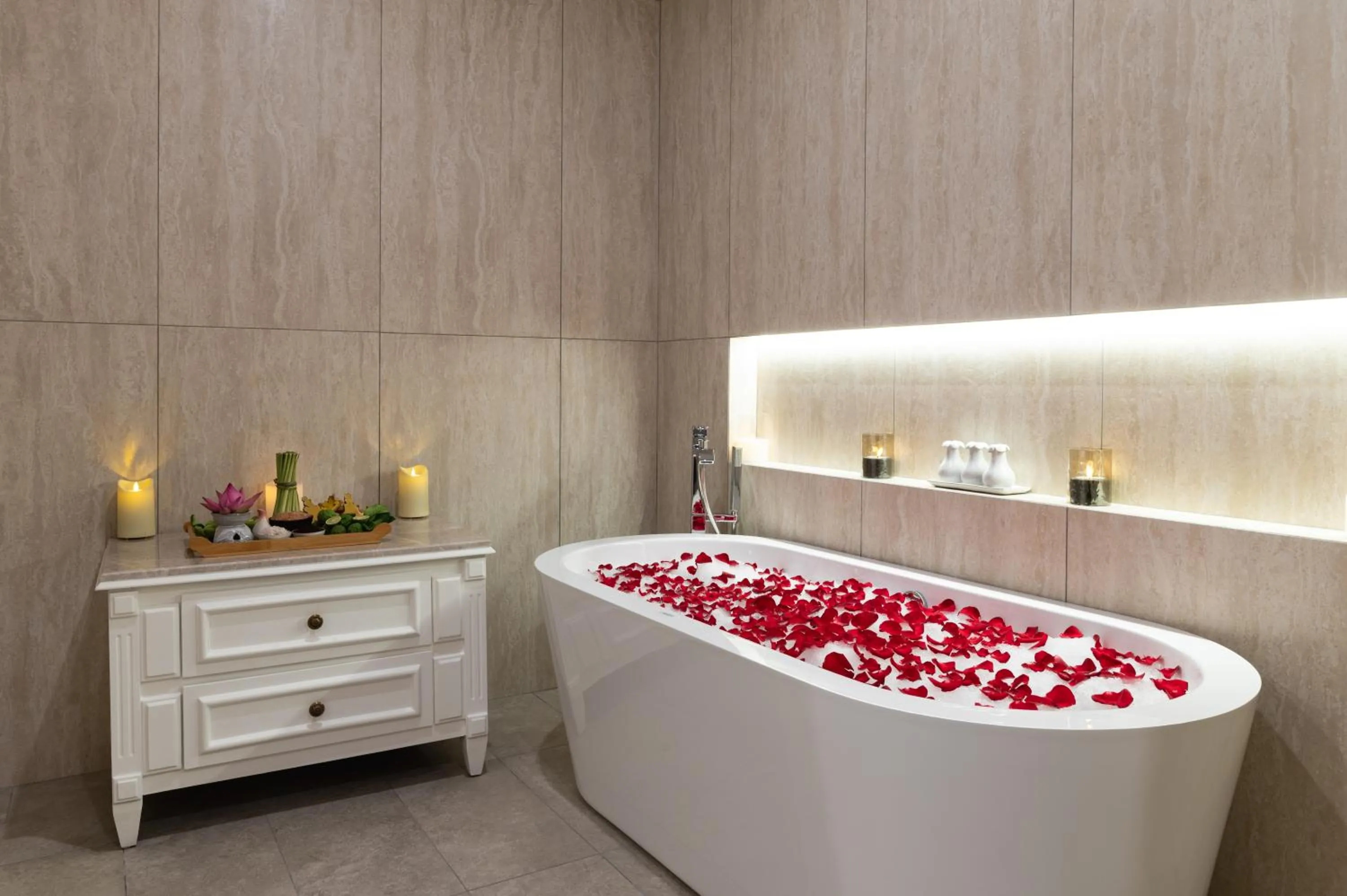 Bath in Anik Palace Hotel