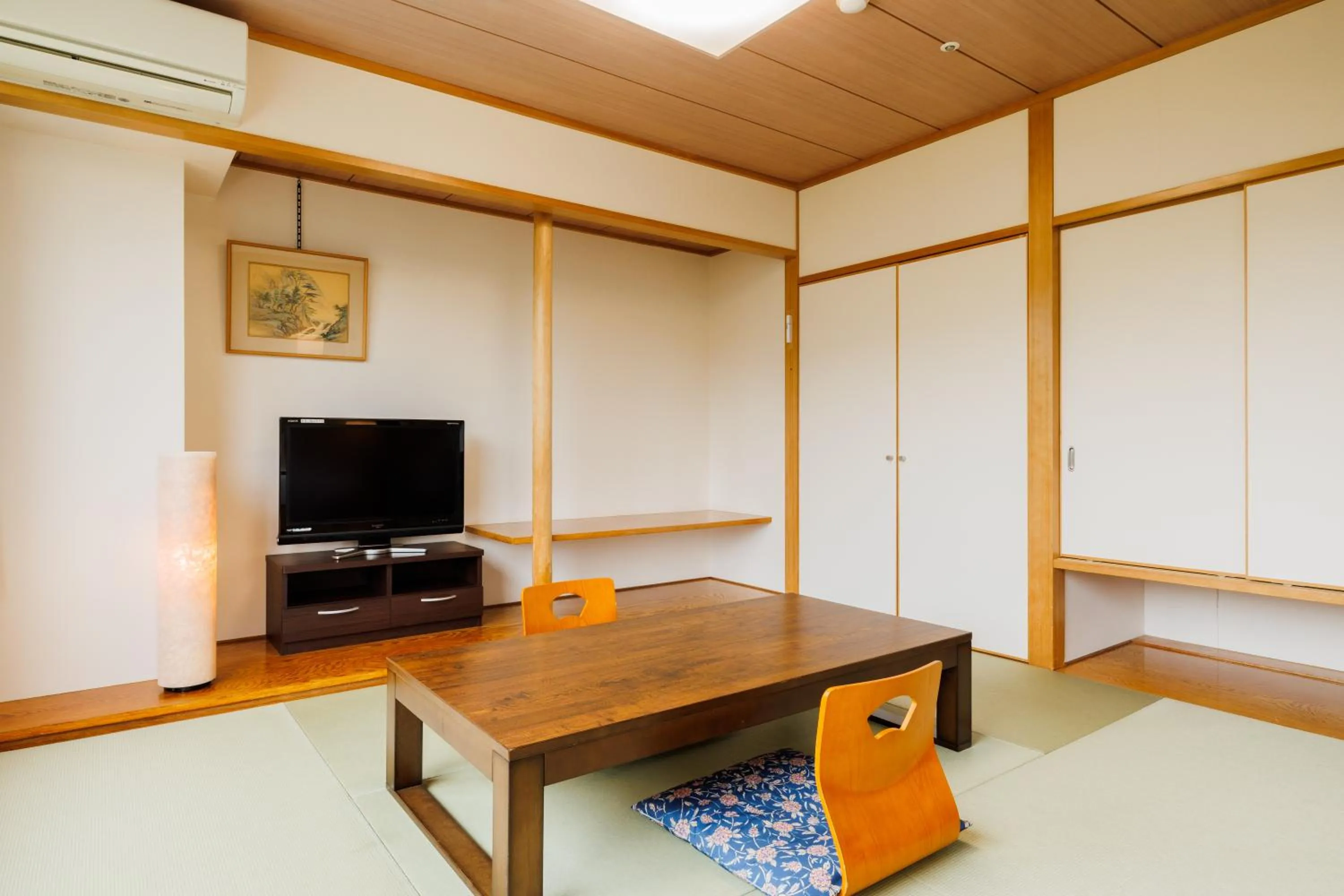 Photo of the whole room in KAMENOI HOTEL Nagatoro Yorii