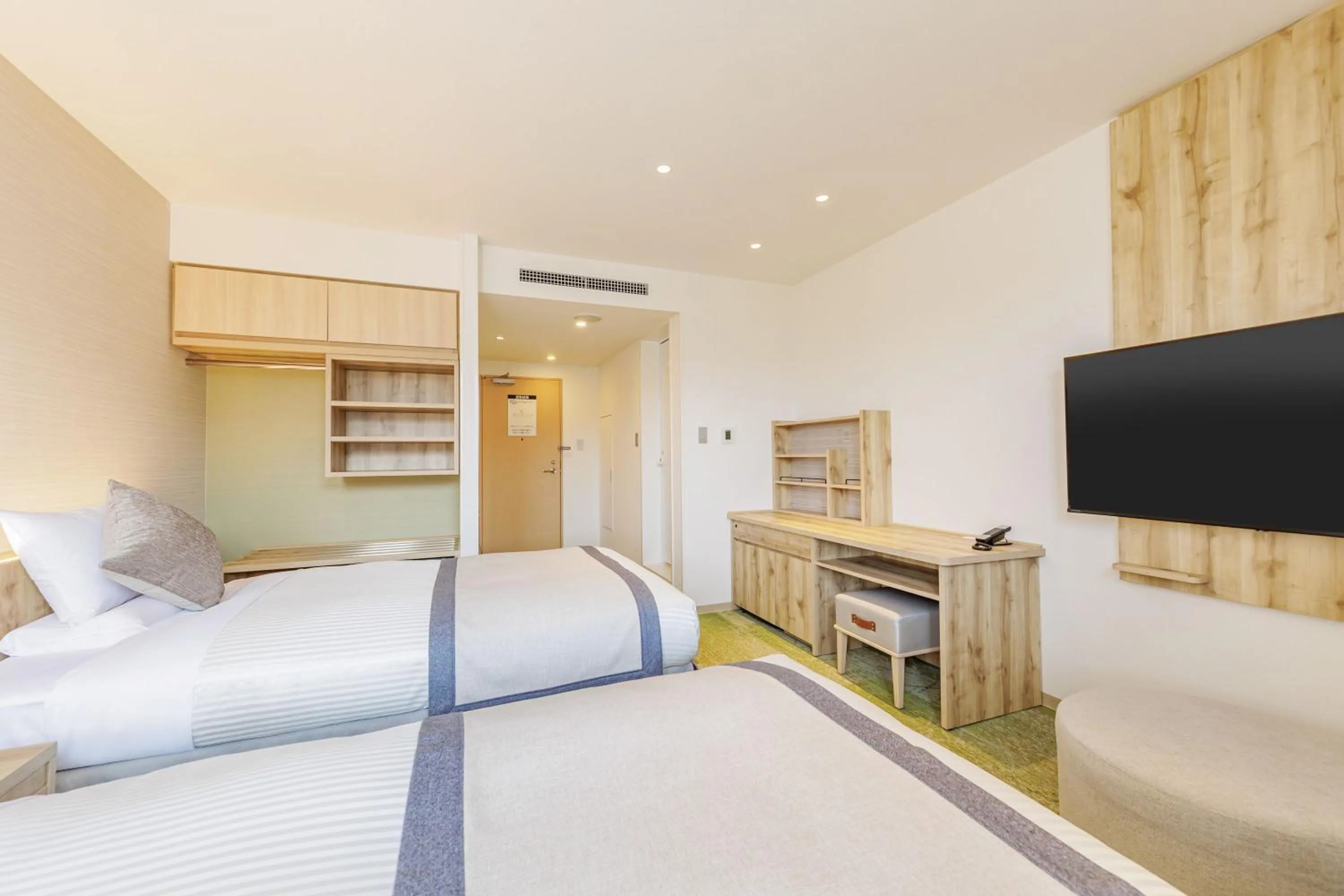 Photo of the whole room, Bed in KAMENOI HOTEL Nagatoro Yorii