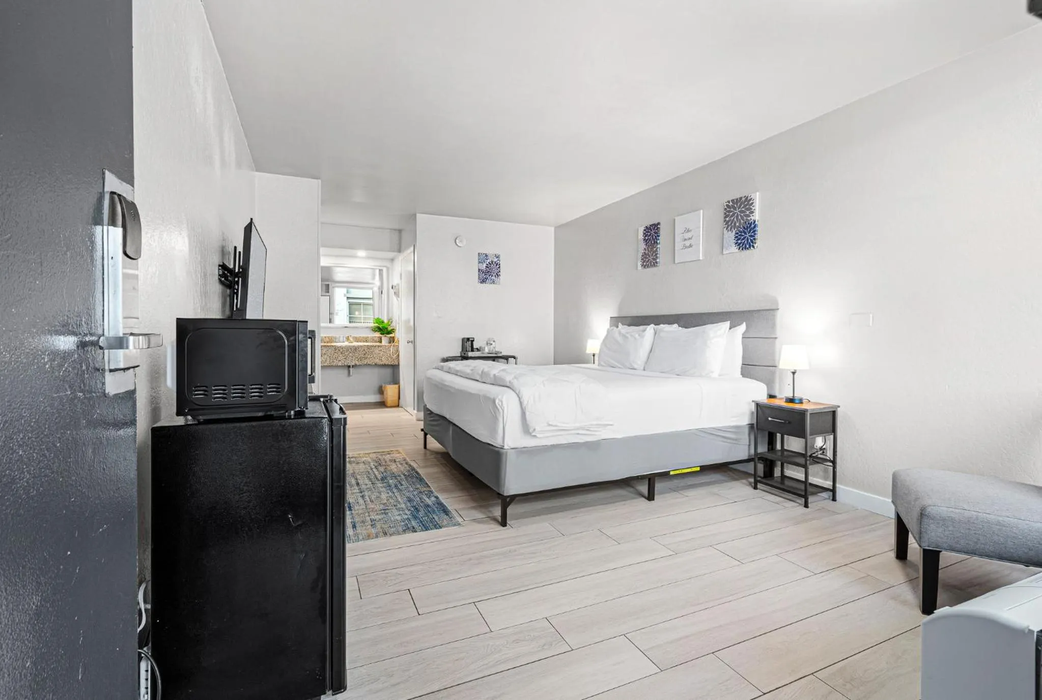 Bed in Hotolos Hollywood