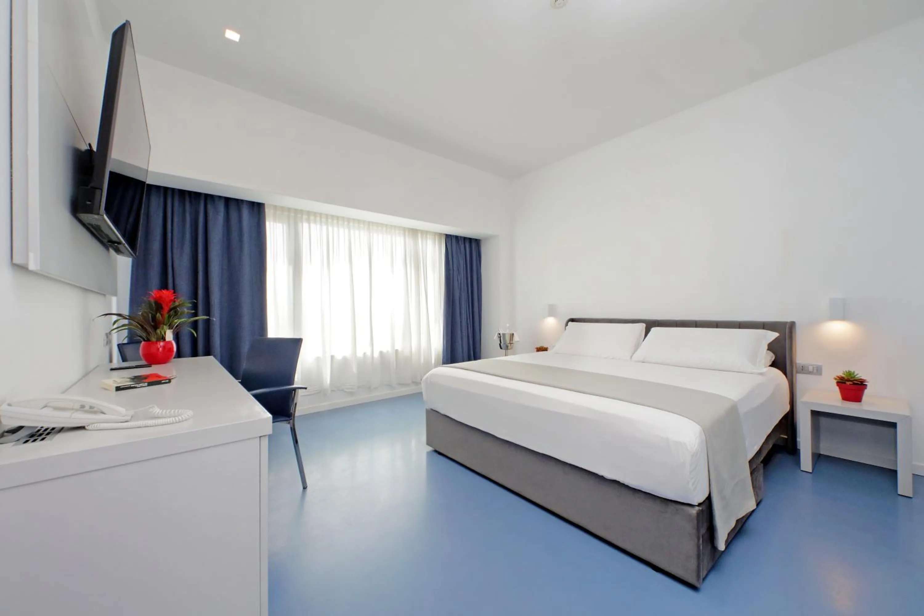 Bedroom, Bed in Hotel Poseidon