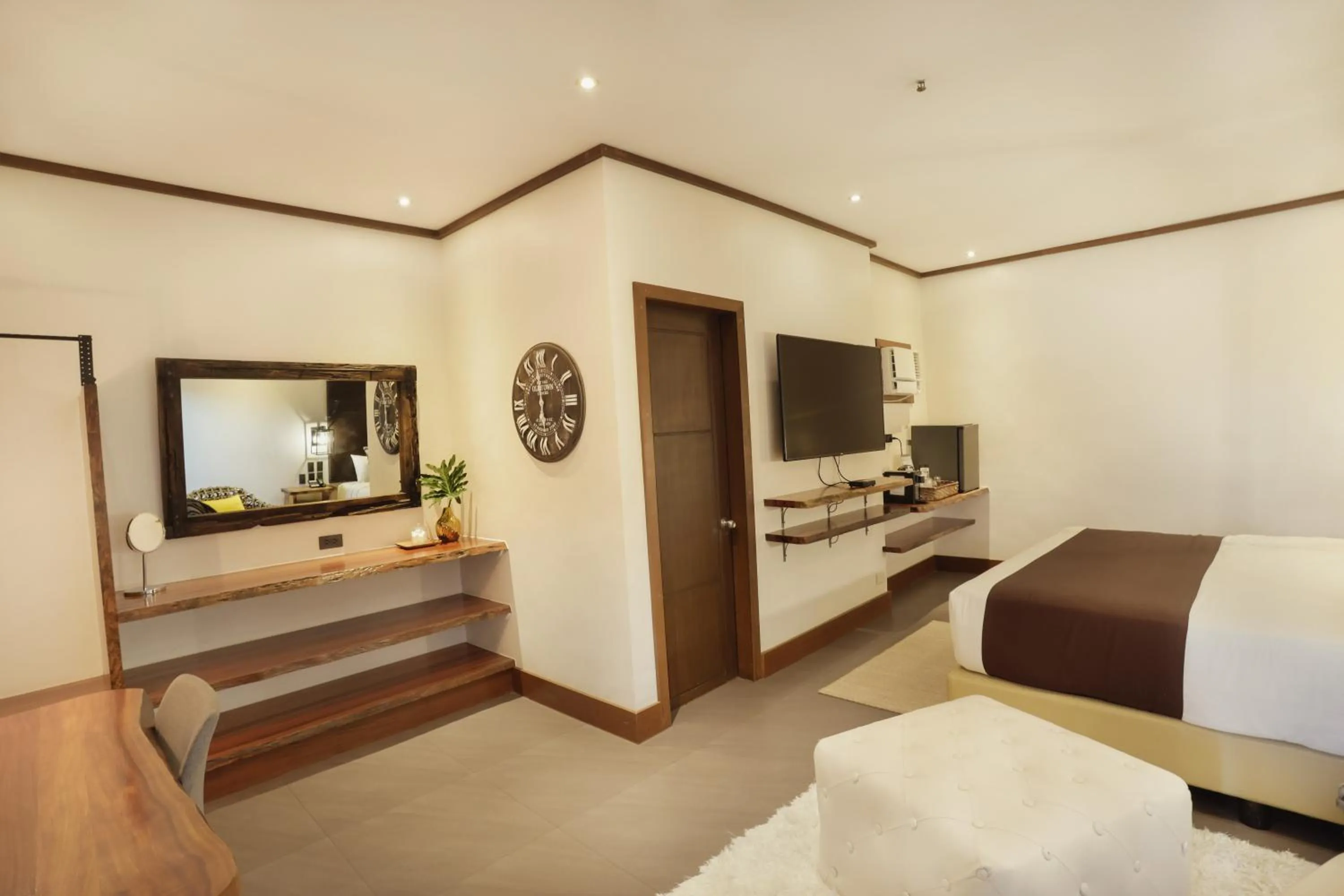 Photo of the whole room in The Bourke Hotel