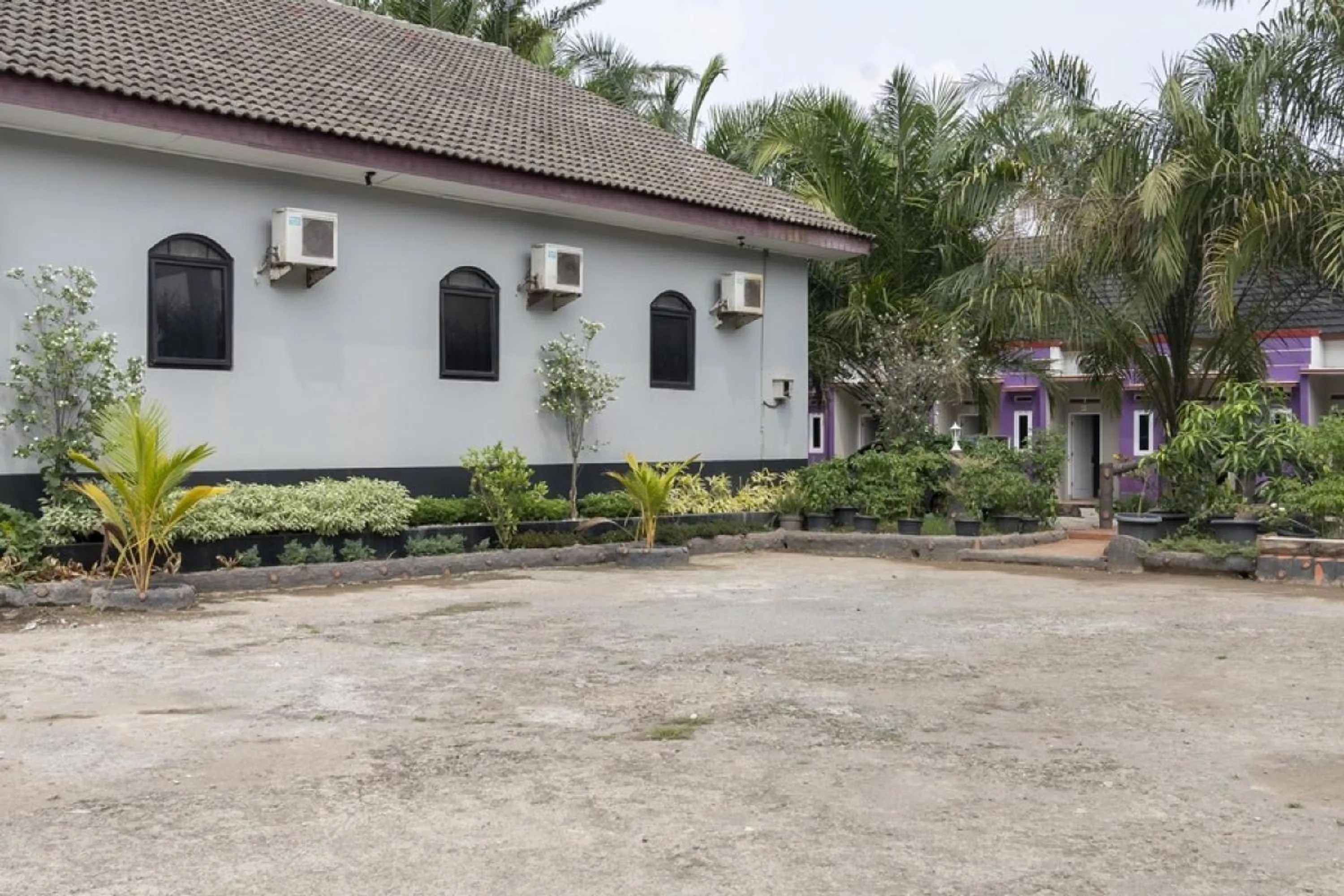 Property building in RedDoorz Plus near Tambun Station