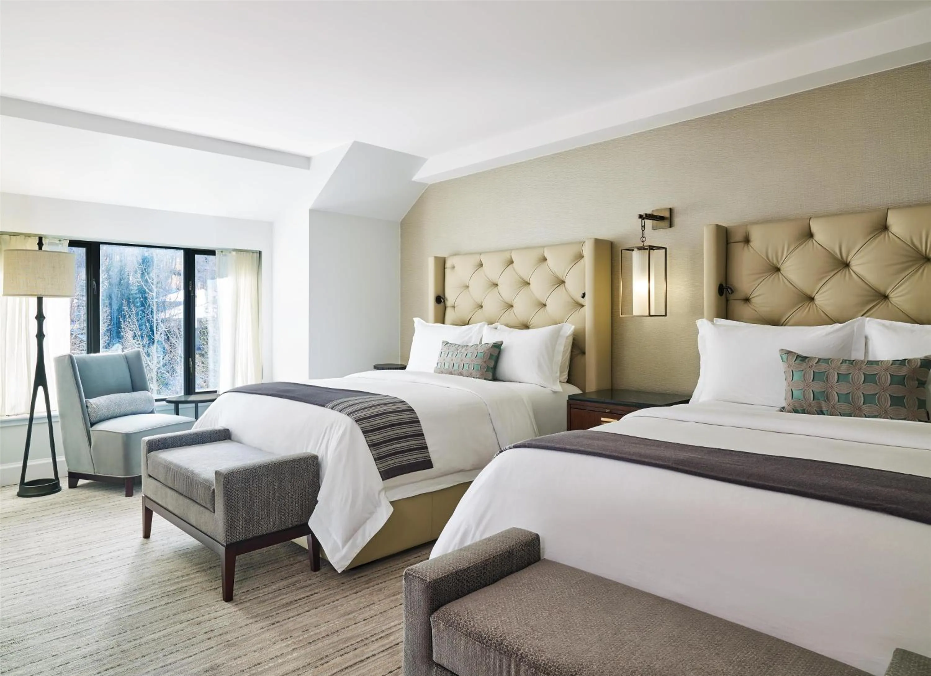 Photo of the whole room, Bed in Grand Hyatt Vail Resort and Spa