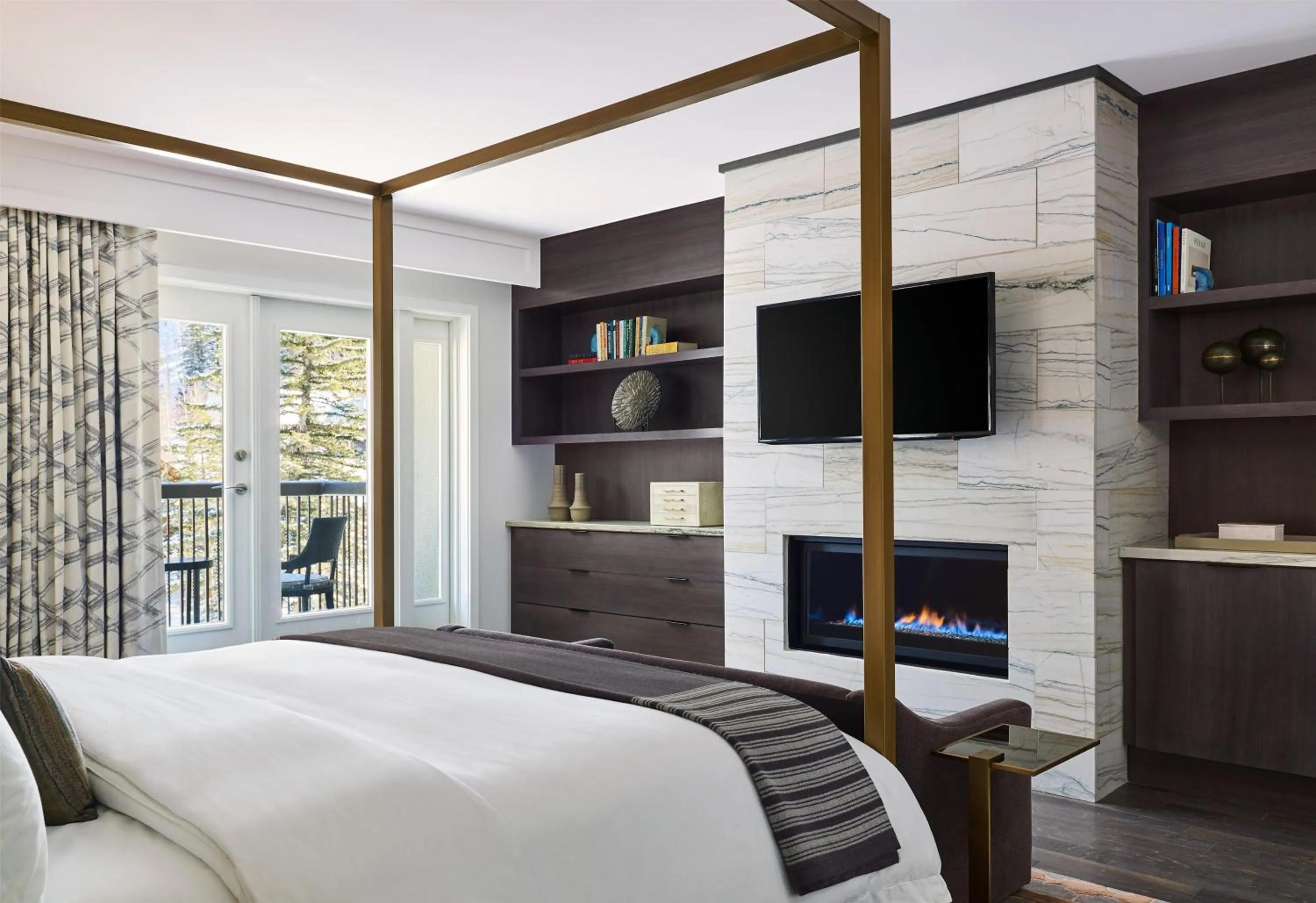 Photo of the whole room, Bed in Grand Hyatt Vail Resort and Spa