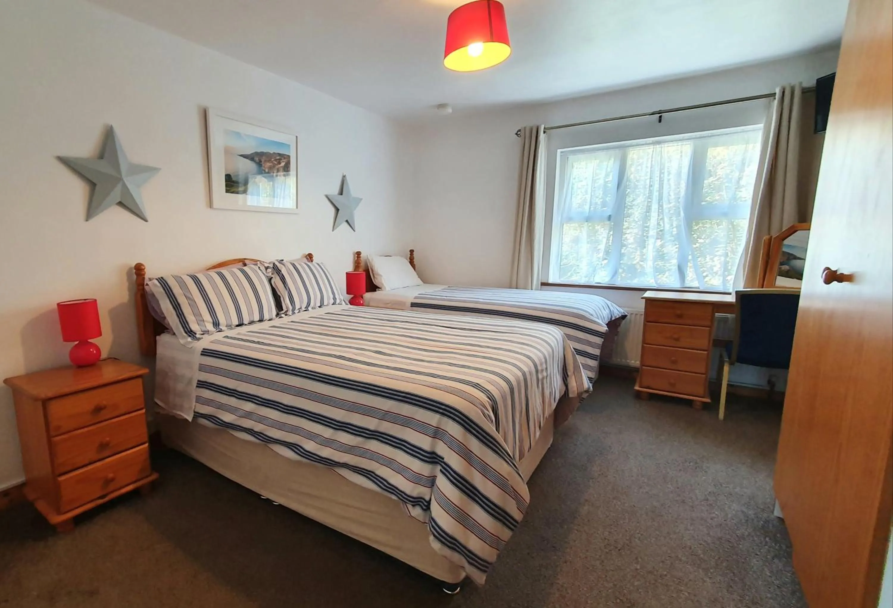 Bed in Seawinds Bed and Breakfast