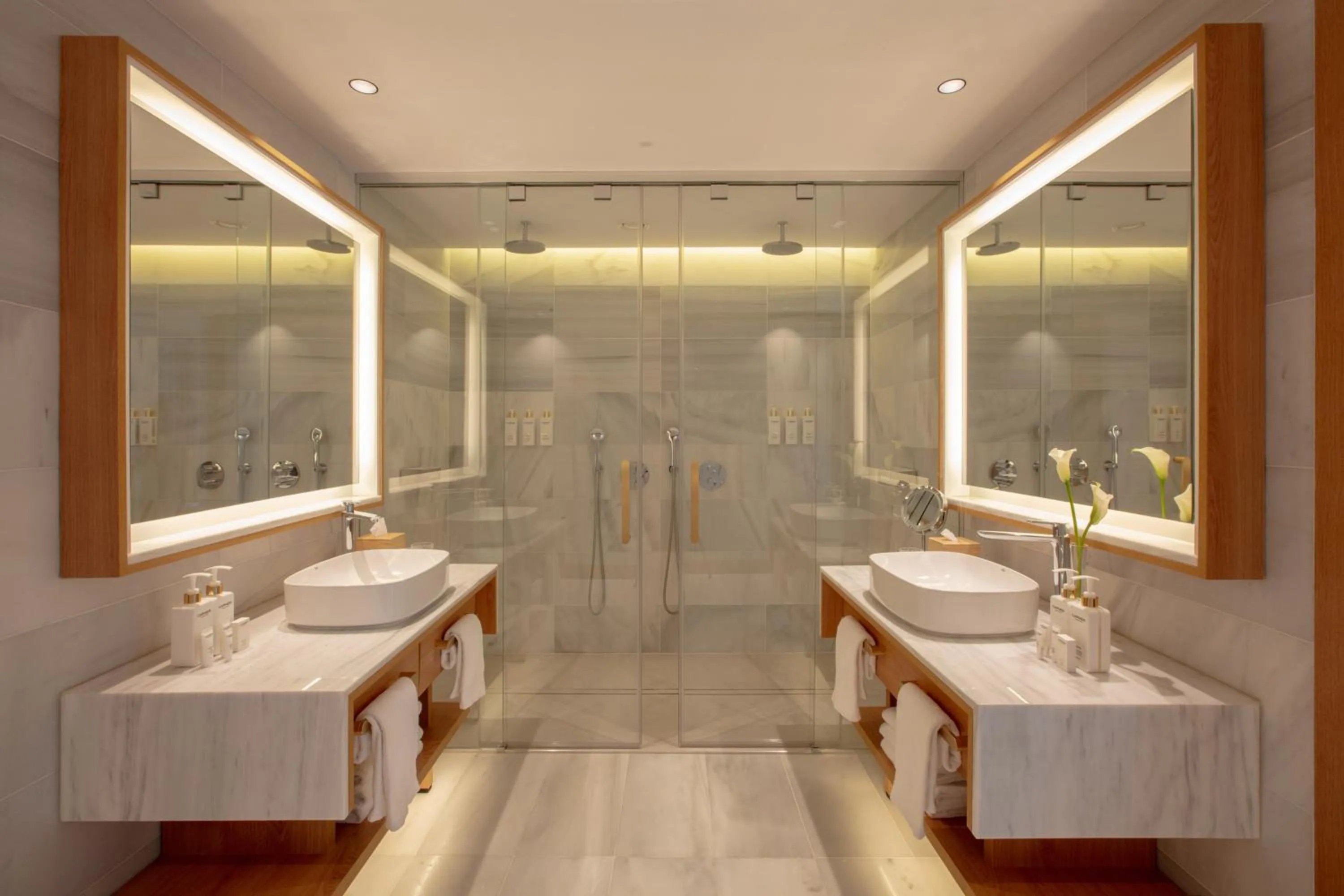 Shower in Torre Melina, a Gran Meliá Hotel