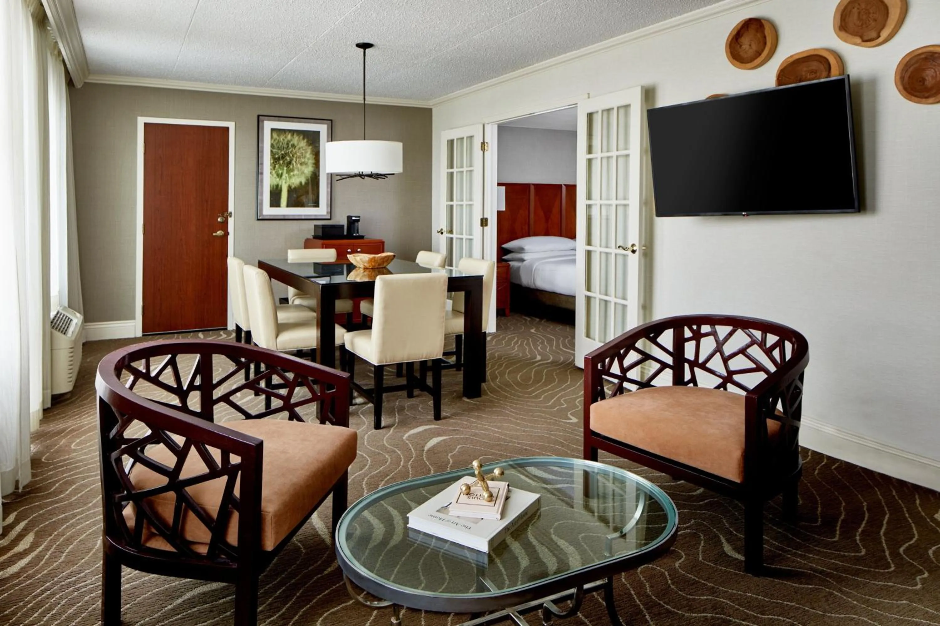 Living room in Detroit Metro Airport Marriott