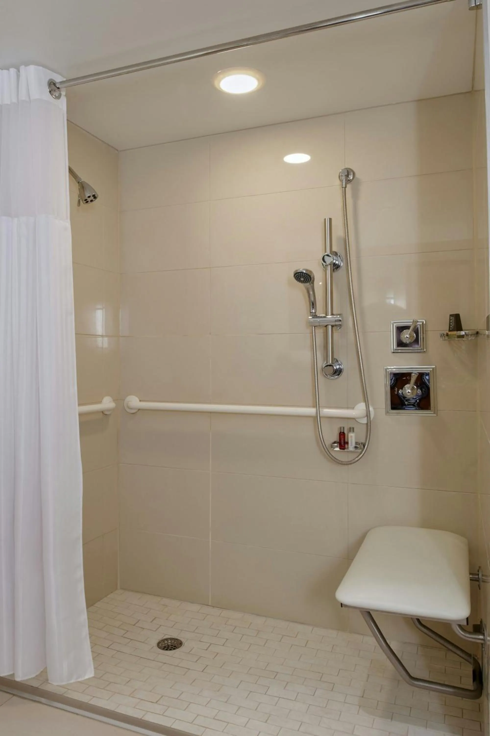 Bathroom in Detroit Metro Airport Marriott