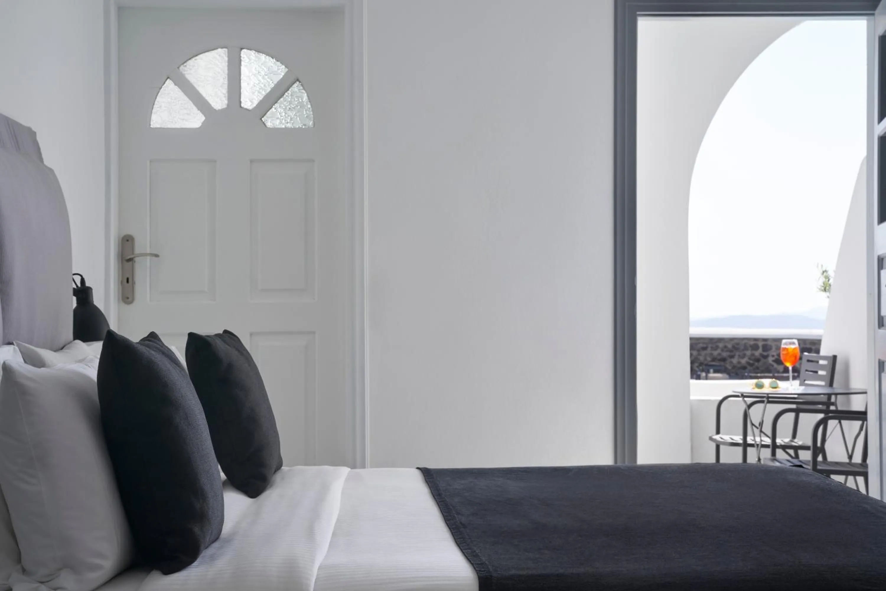 Bedroom, Bed in Mr and Mrs White Oia - Santorini
