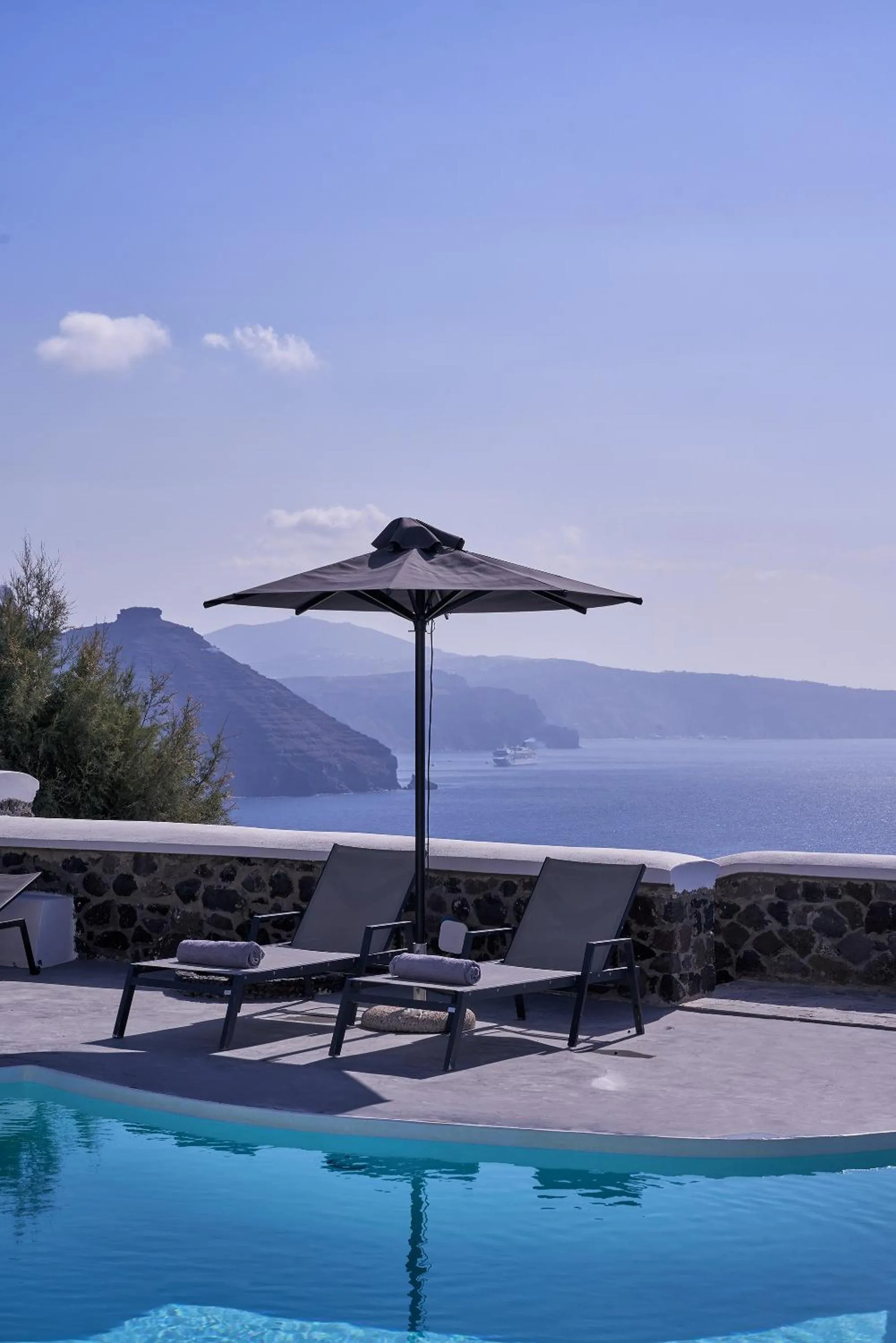 Natural landscape in Mr & Mrs White Oia - Santorini