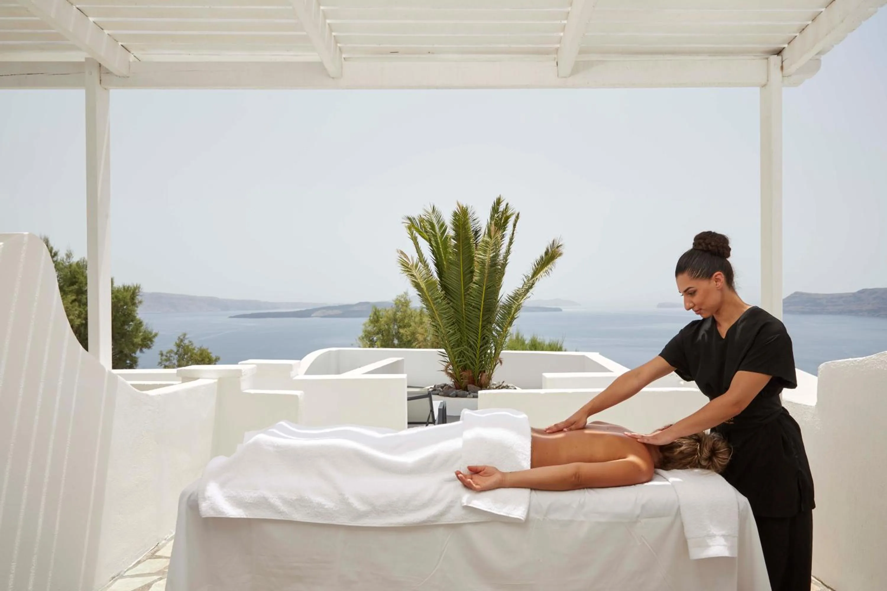 Massage in Mr and Mrs White Oia - Santorini