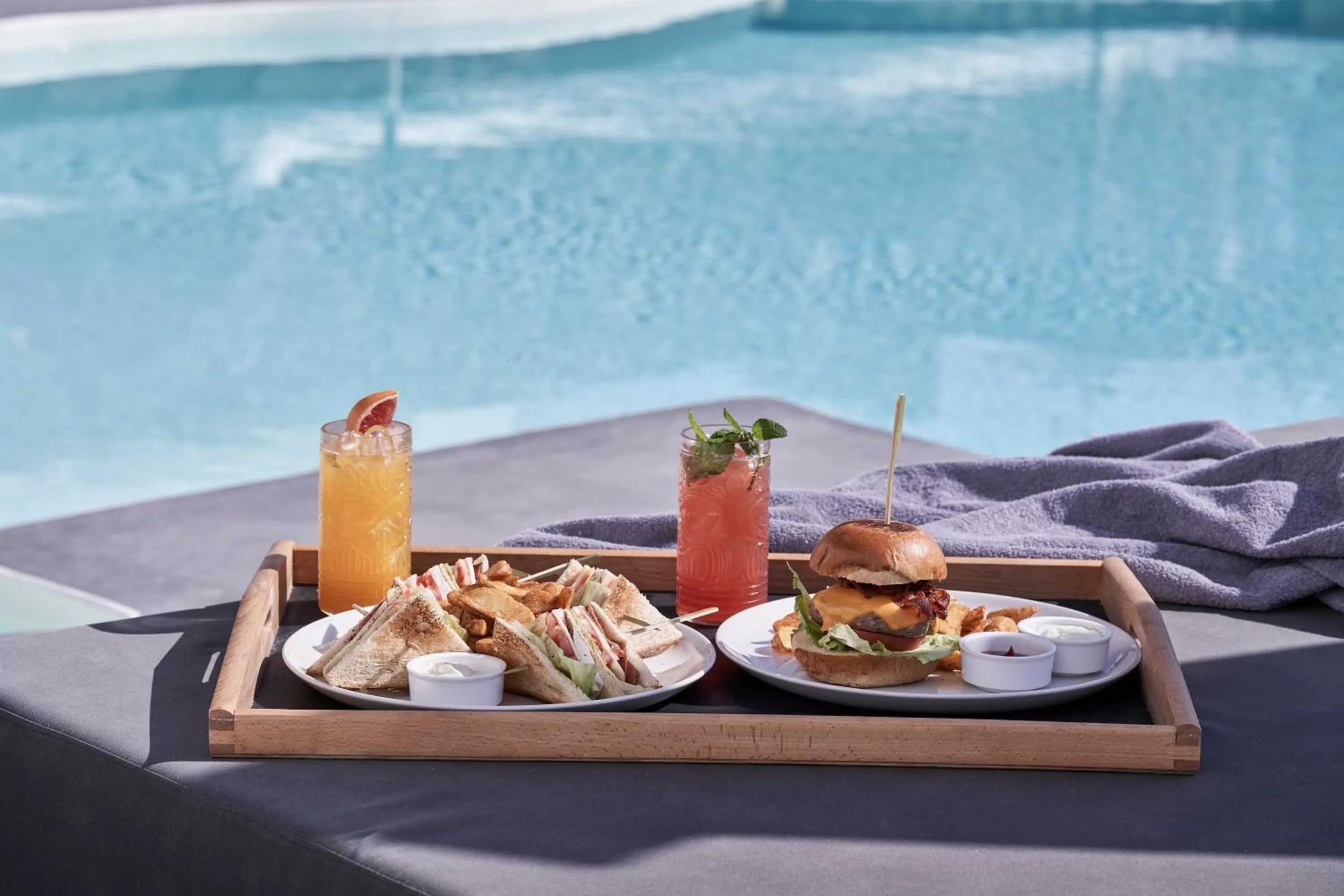 Restaurant/places to eat in Mr and Mrs White Oia - Santorini