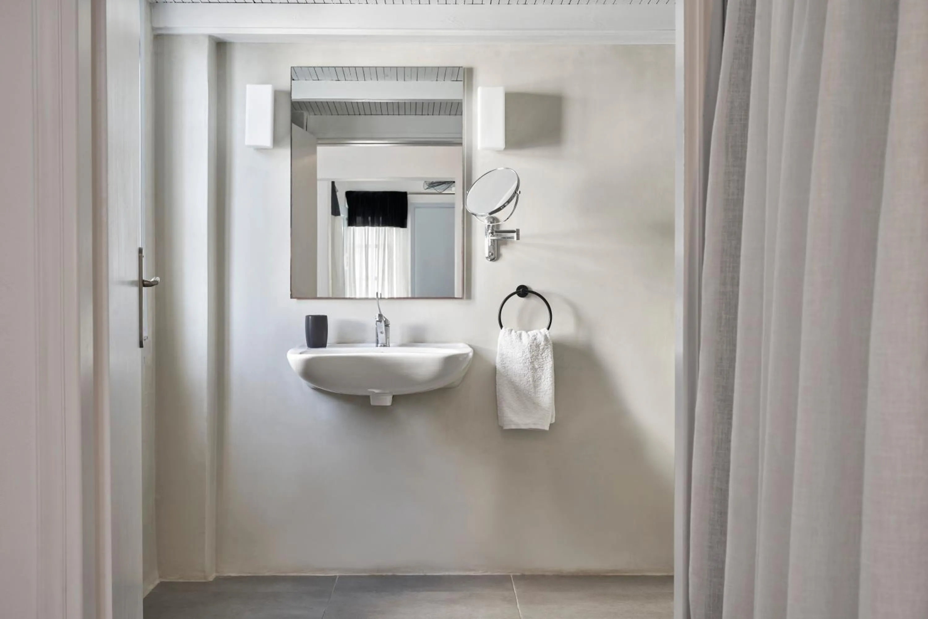 Bathroom in Mr & Mrs White Oia - Santorini