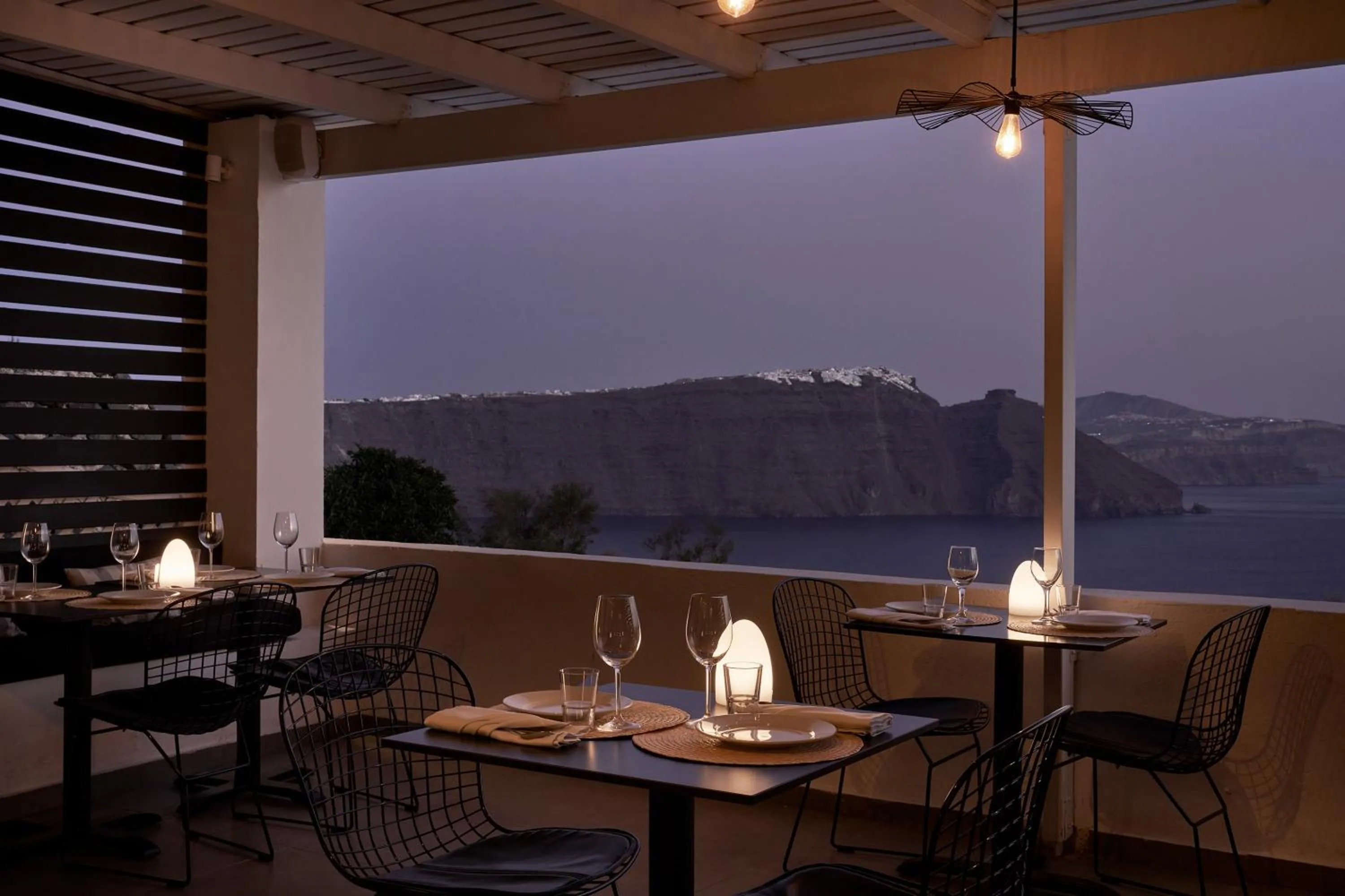 Restaurant/places to eat in Mr & Mrs White Oia - Santorini