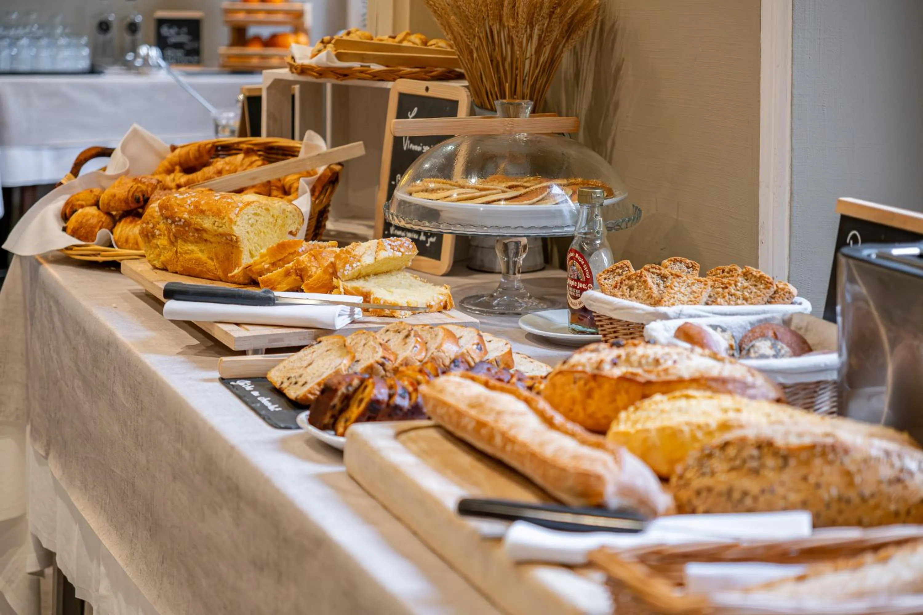 Buffet breakfast in Hotel Saint Paul