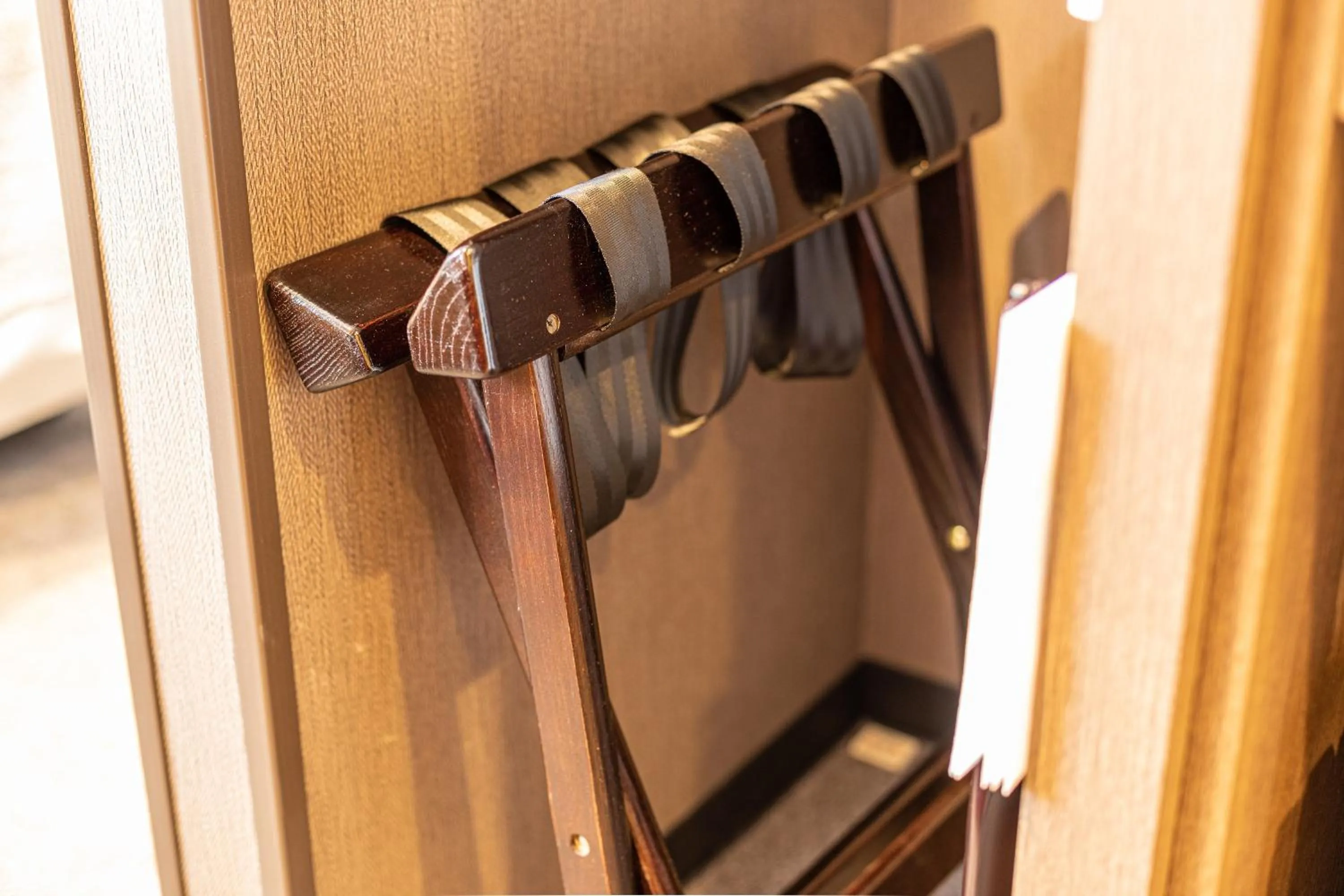 wardrobe in Meitetsu Inn Shinosakaeki Higashiguchi