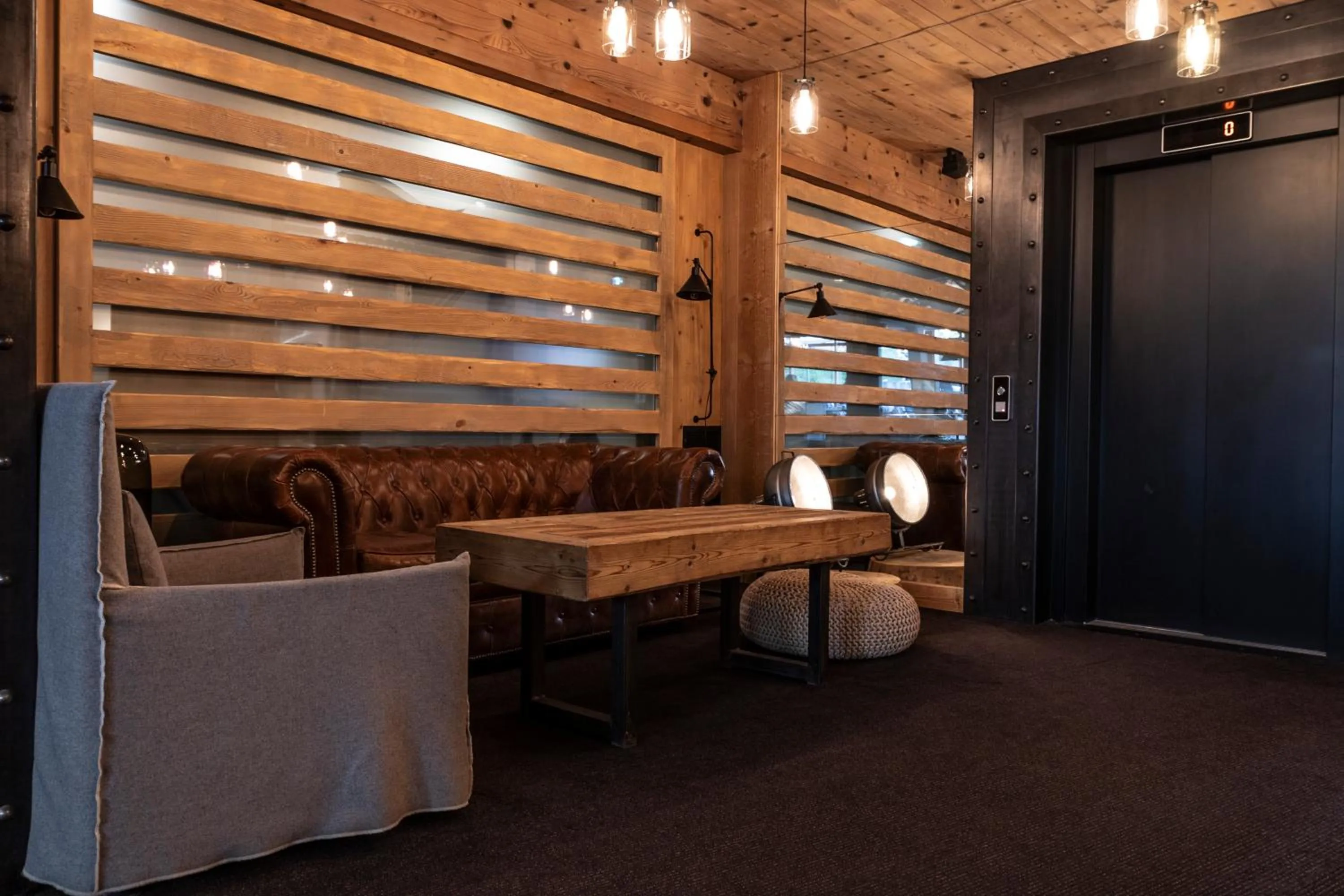 Facade/entrance in M de Megève