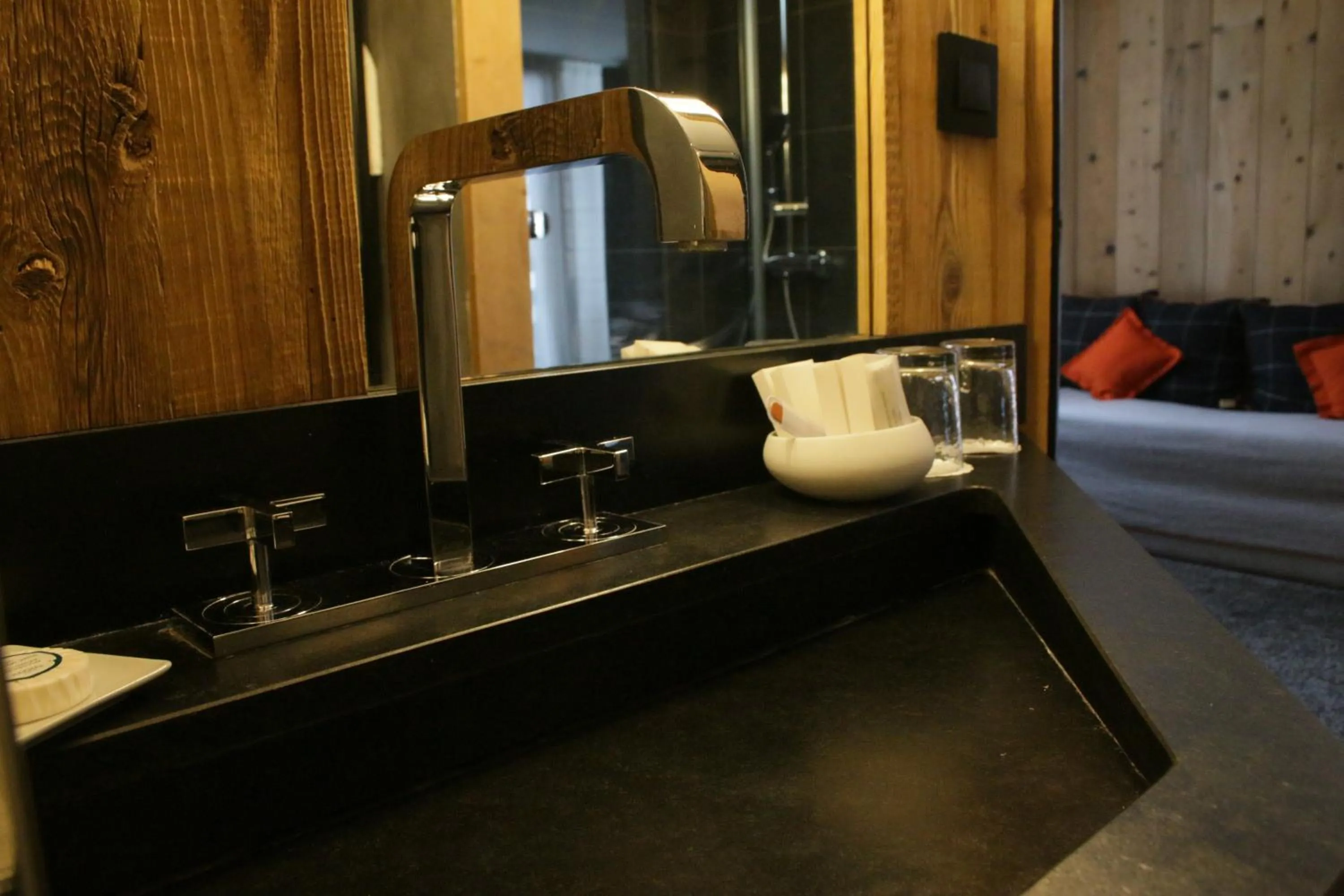 Bathroom, Bed in M de Megève