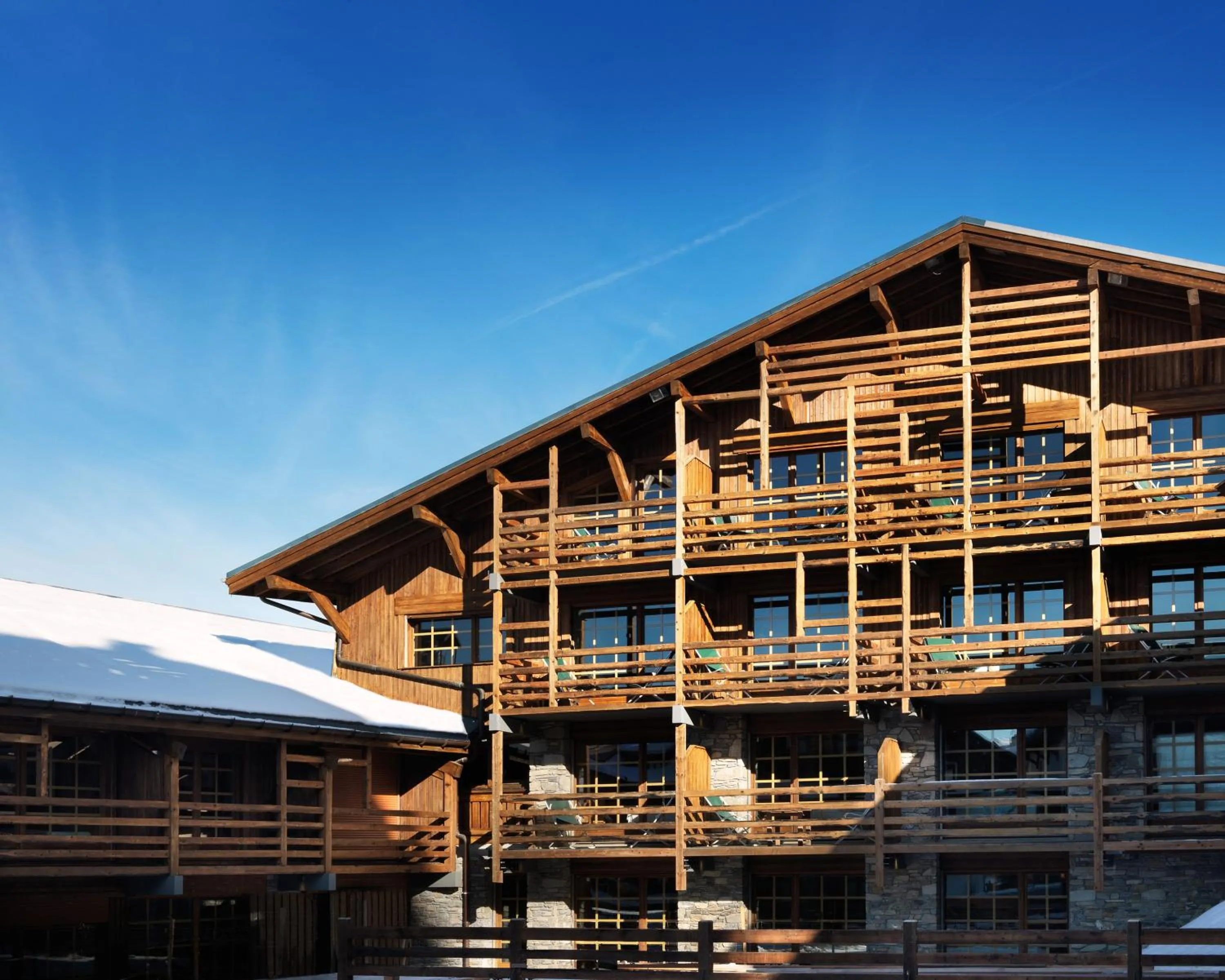 Facade/entrance in M de Megève
