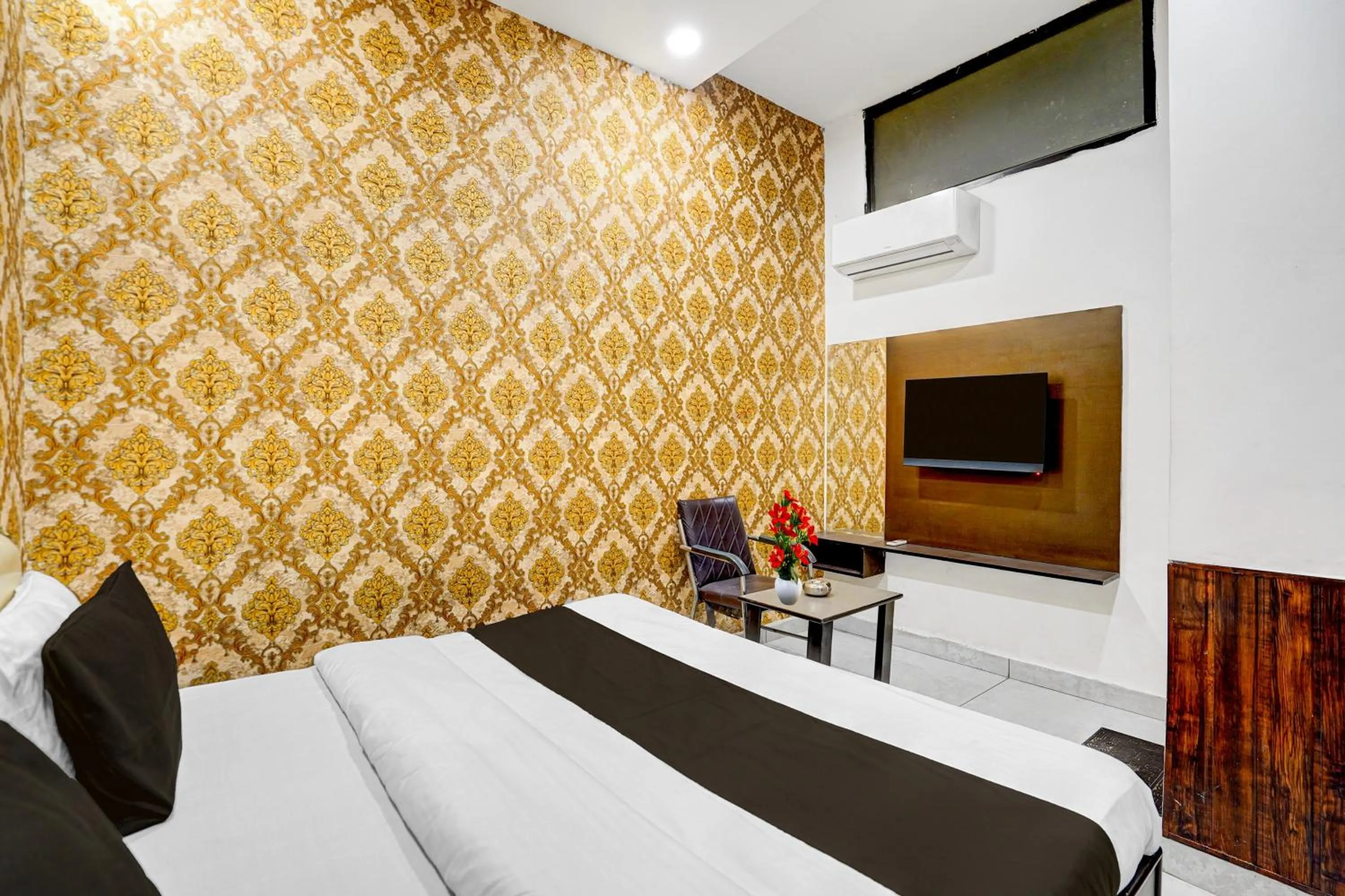 Bedroom, Bed in Hotel O Silver Arc Mall Ludhiana Formerly White Solitaire
