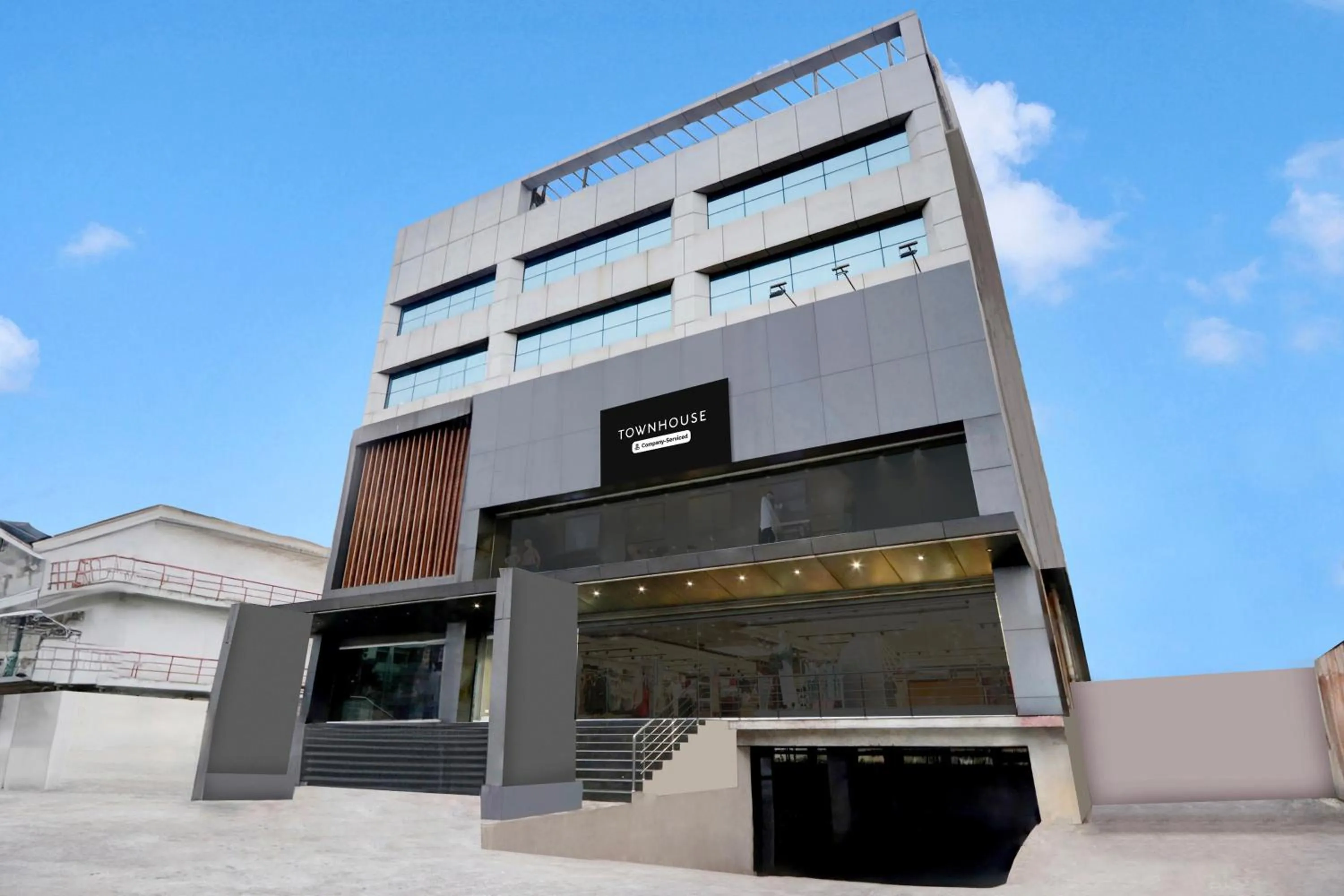 Facade/entrance in Super Townhouse Daba Garden Road