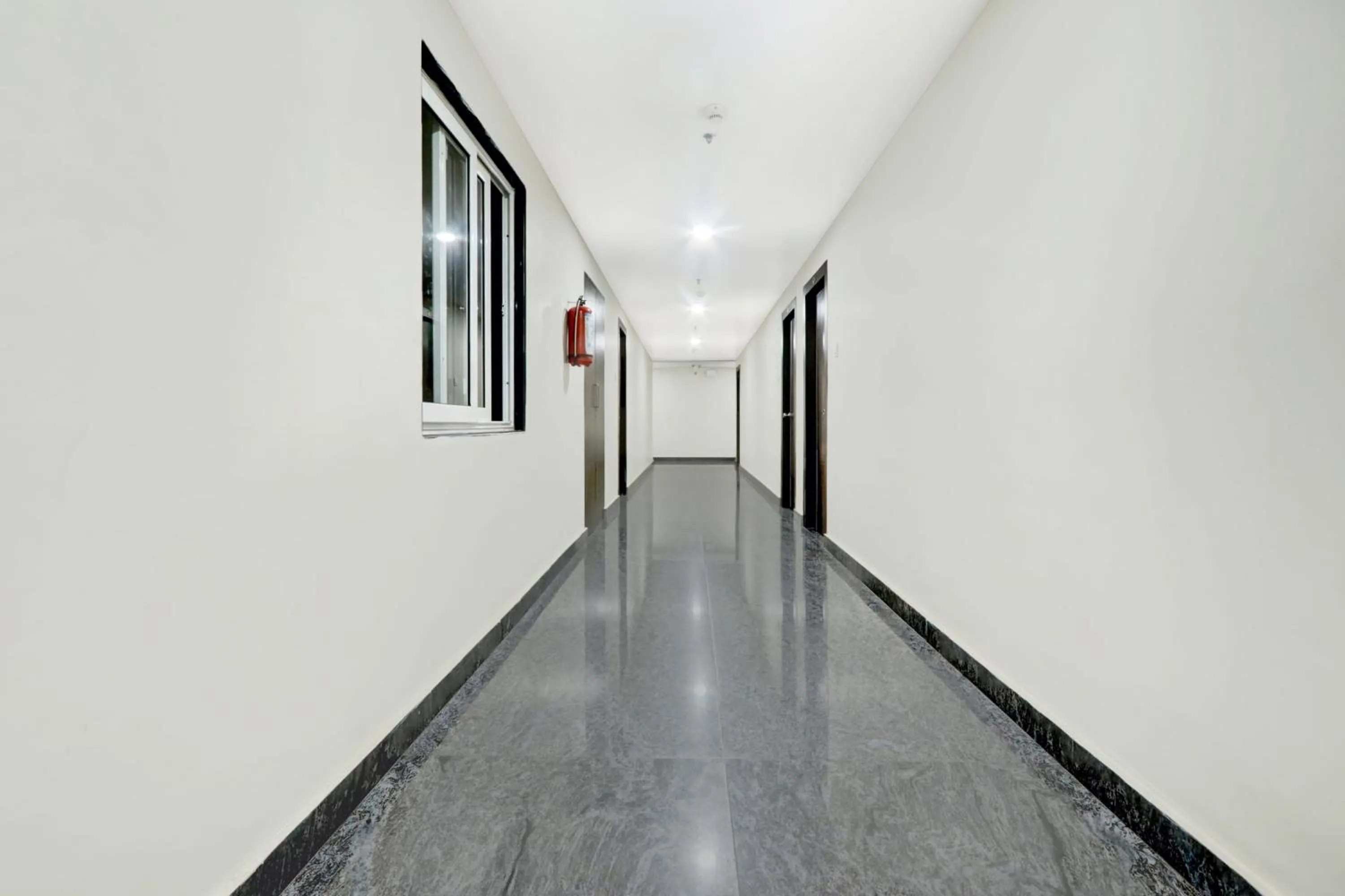 Lobby or reception in Super Townhouse Daba Garden Road