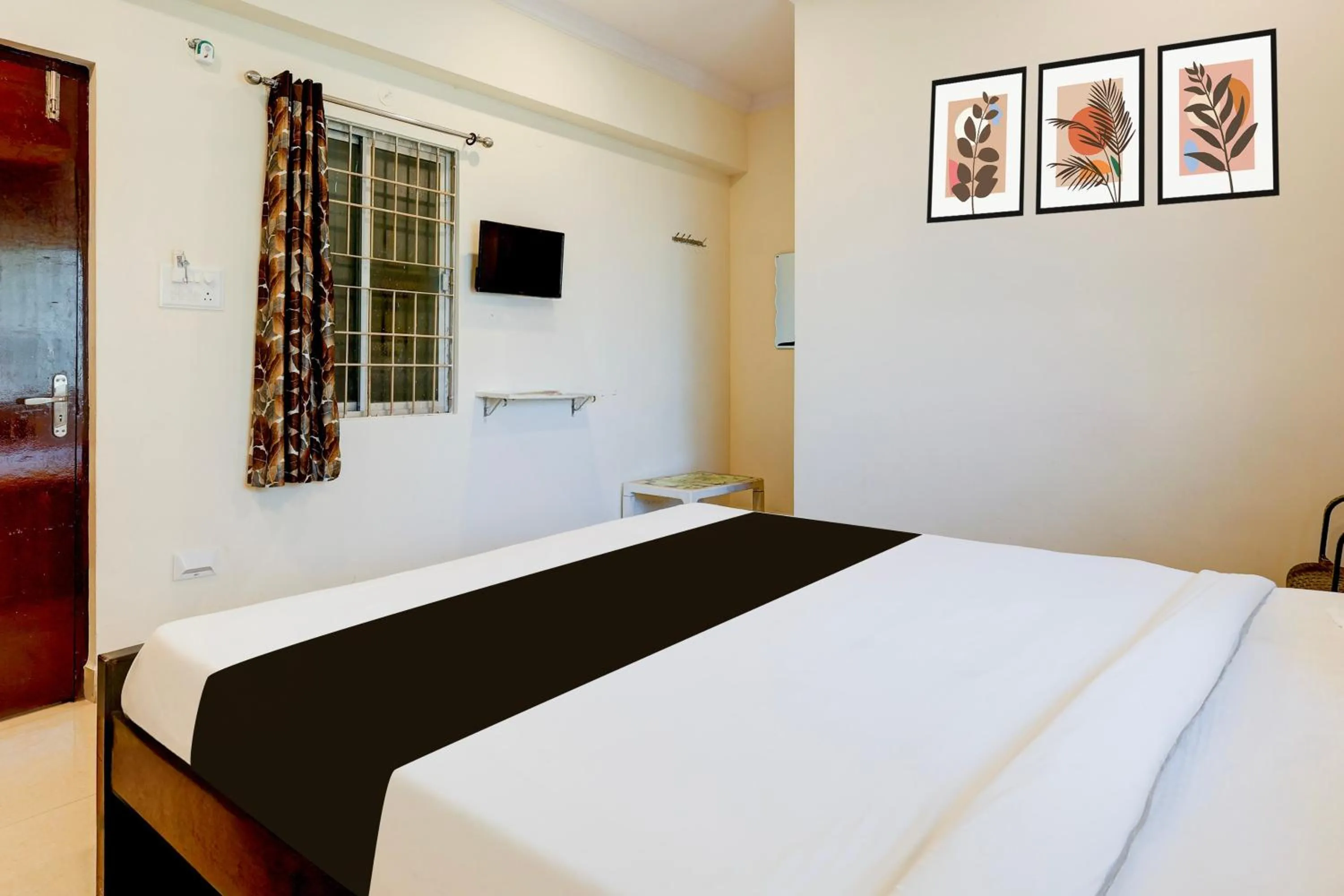 Bedroom, Bed in Hotel O Sai Nivas