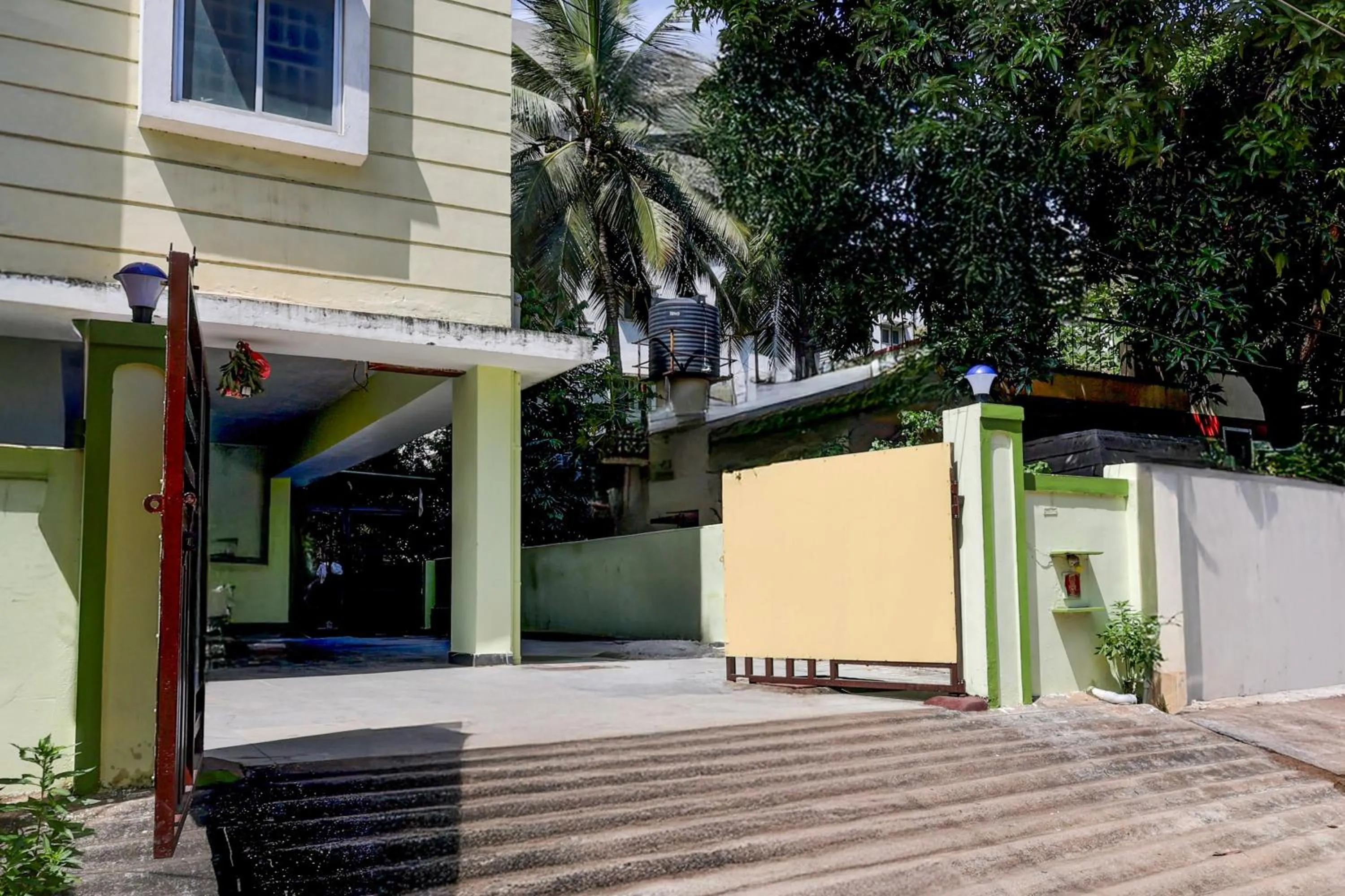 Facade/entrance in Hotel O Sai Nivas