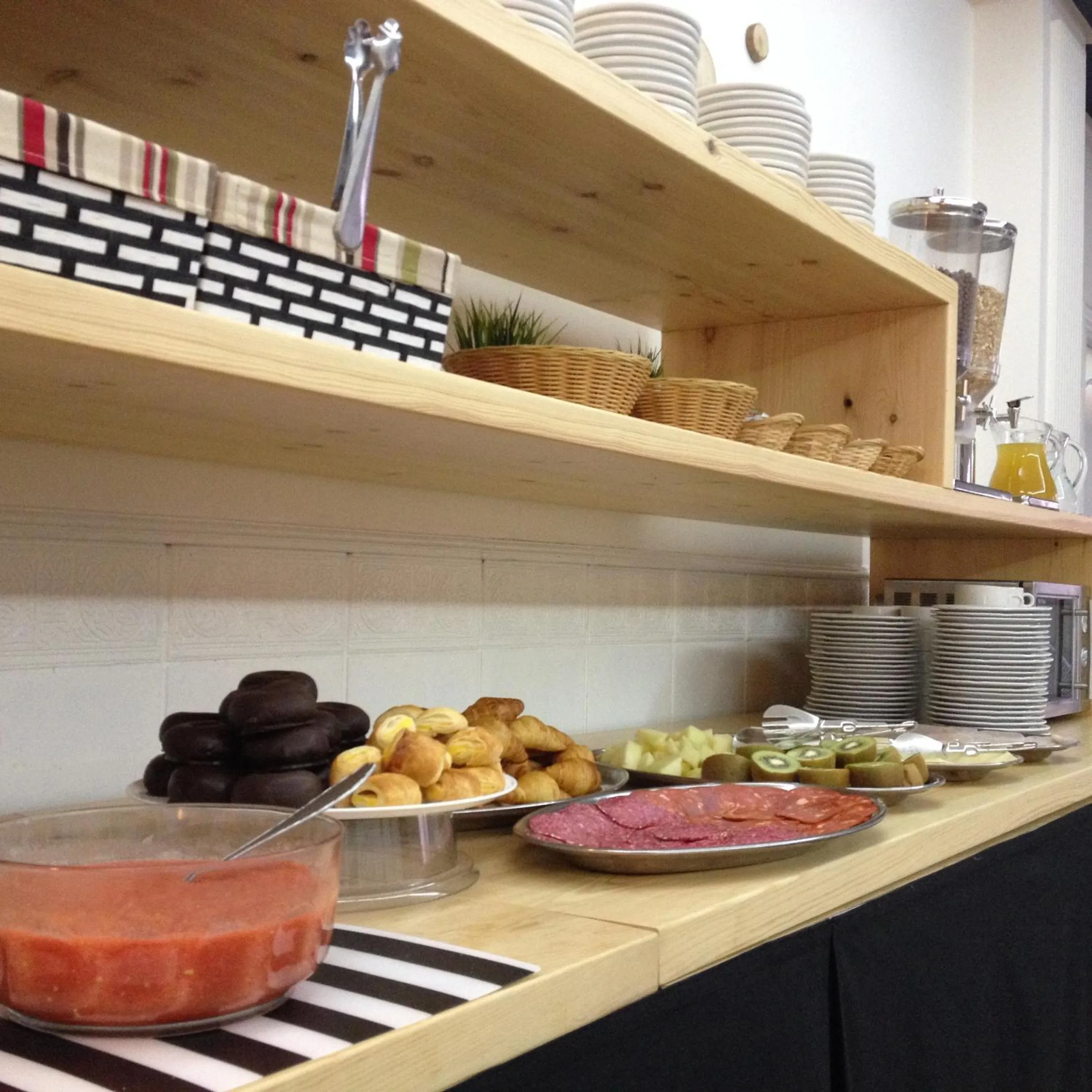 Buffet breakfast in Hotel Marrodan Arnedillo