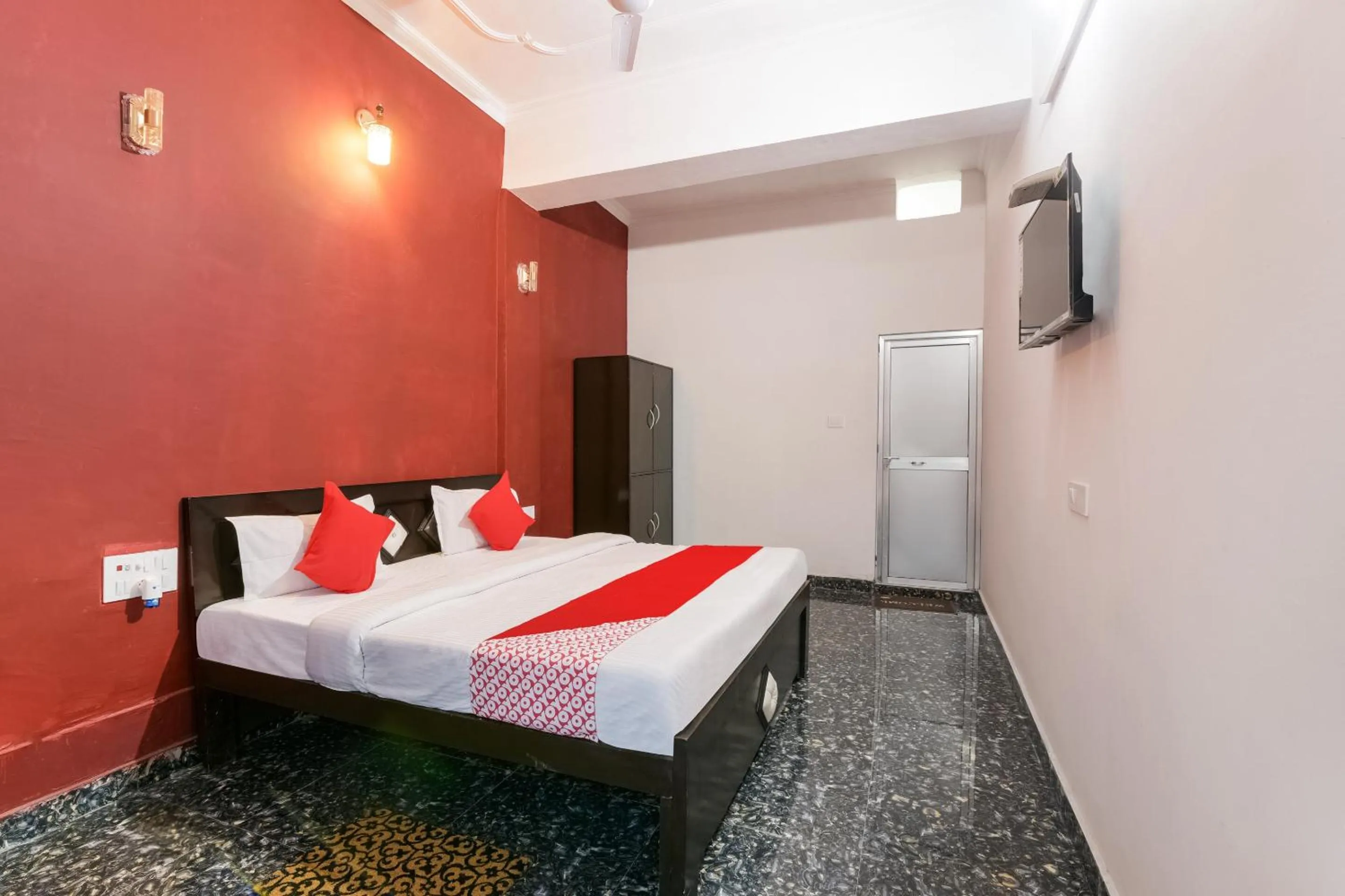 Bedroom, Bed in Hotel O Kavyanjali