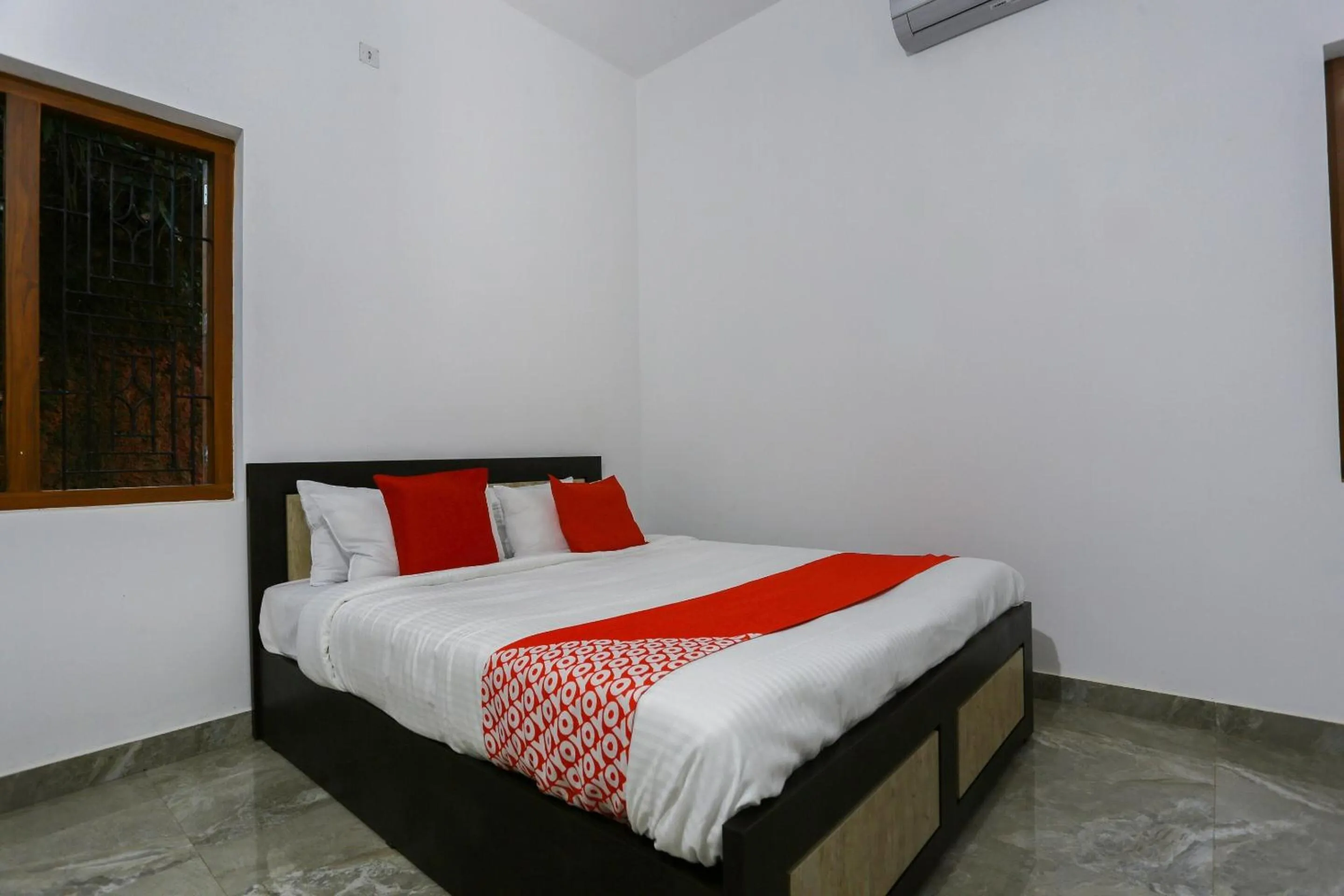Bedroom, Bed in Hotel O Al Ameen Residency