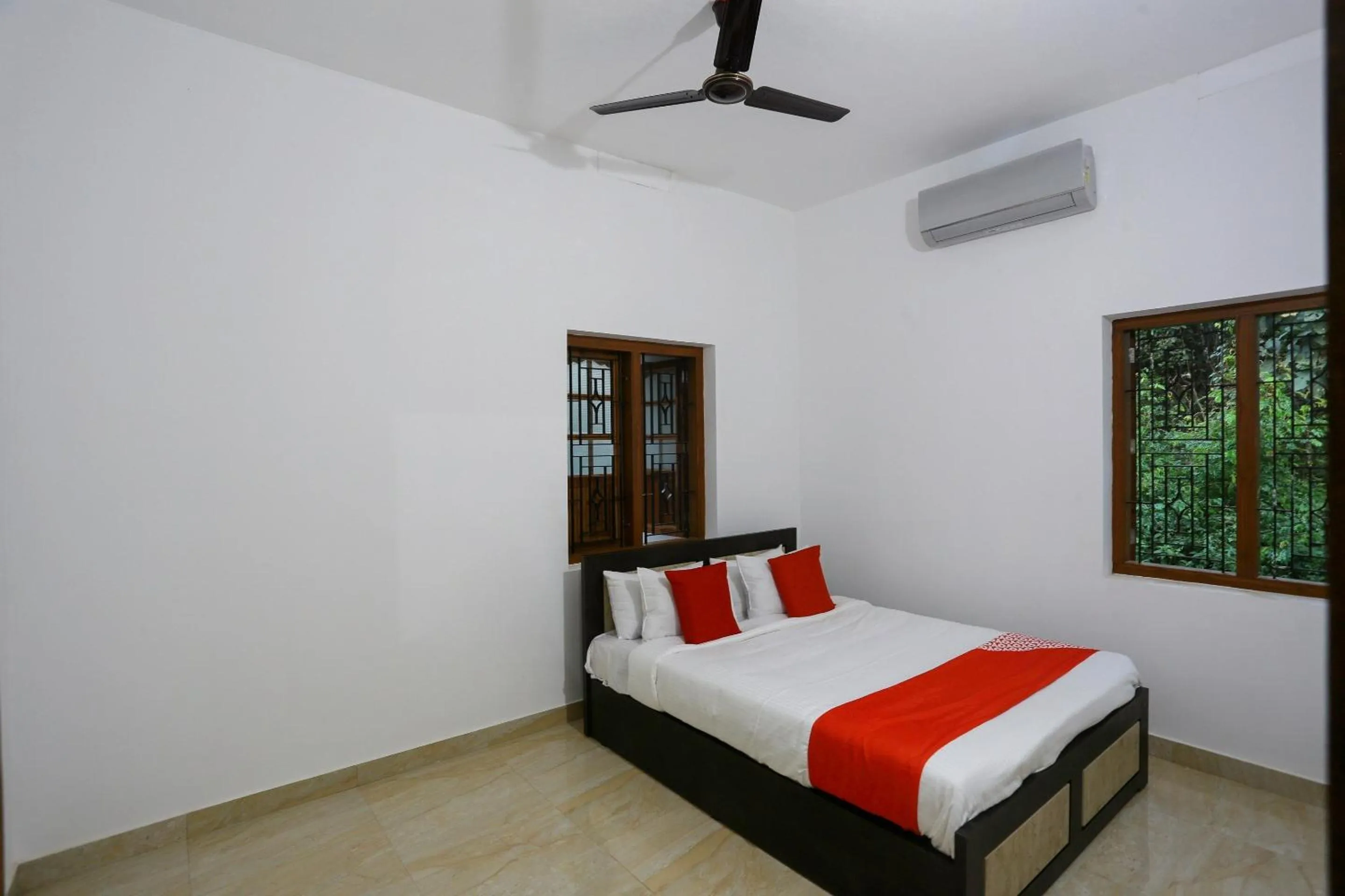 Bedroom, Bed in Hotel O Al Ameen Residency