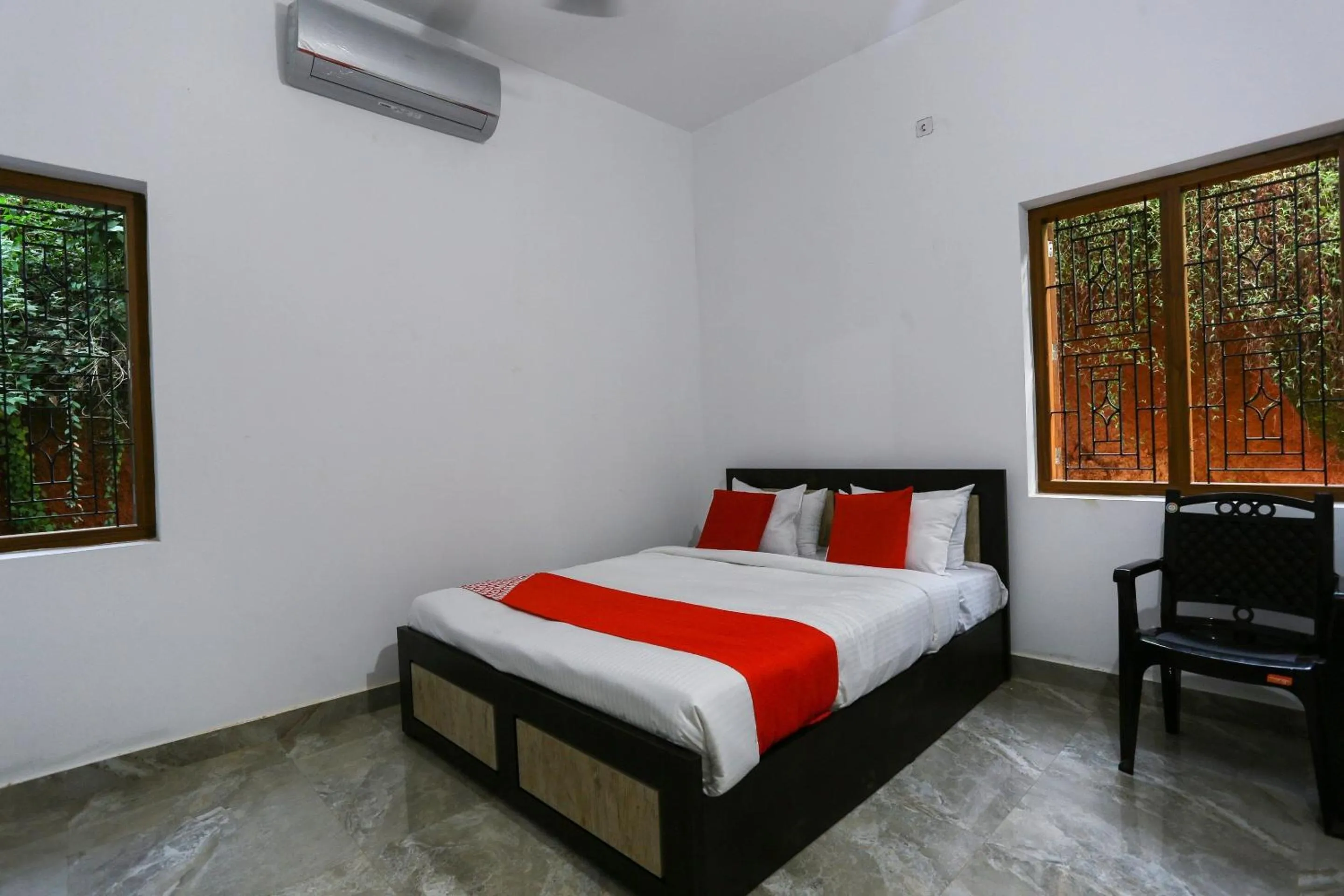 Bedroom, Bed in Hotel O Al Ameen Residency