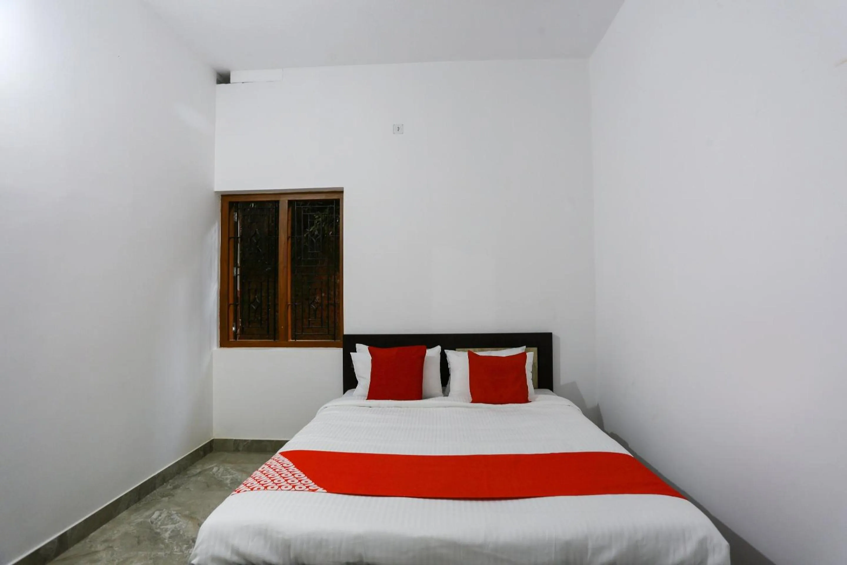 Bedroom, Bed in Hotel O Al Ameen Residency