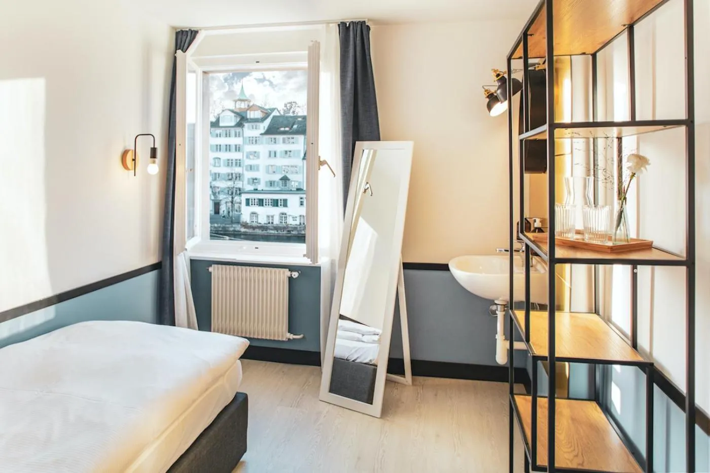 Photo of the whole room, Bed in Pop Up Hotel Krone Zürich