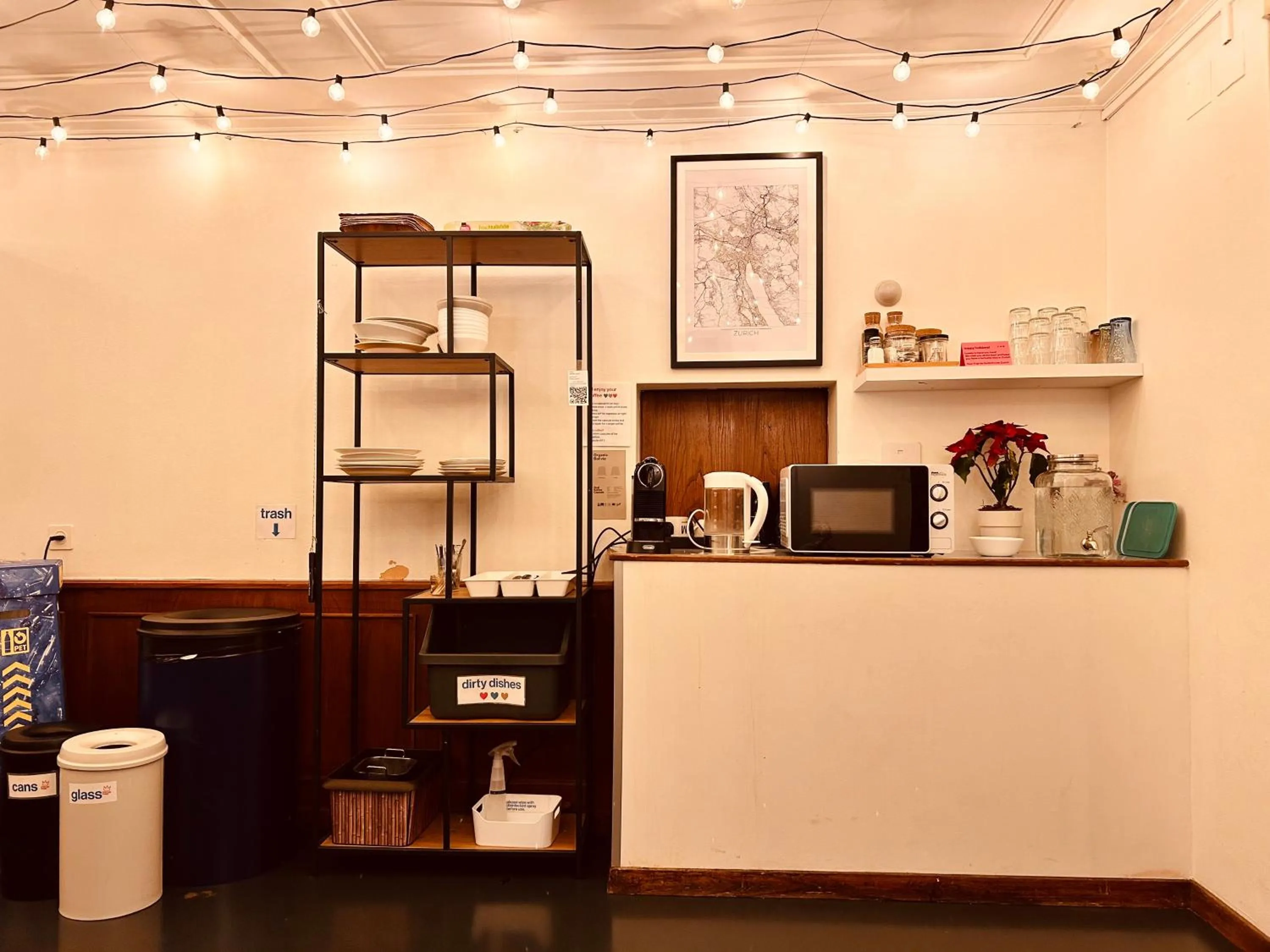 Restaurant/places to eat in Pop Up Hotel Krone Zürich