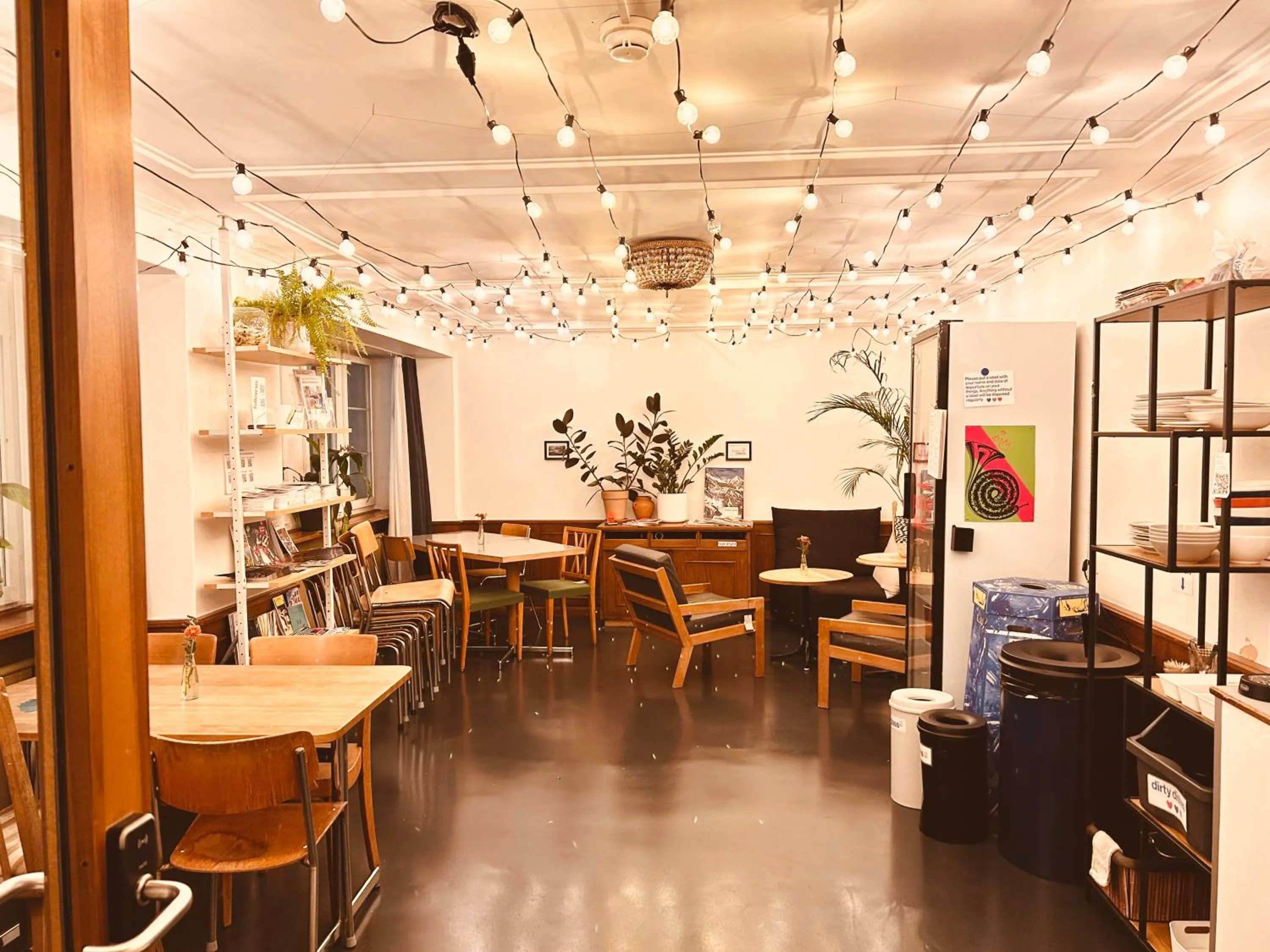 Restaurant/places to eat in Pop Up Hotel Krone Zürich