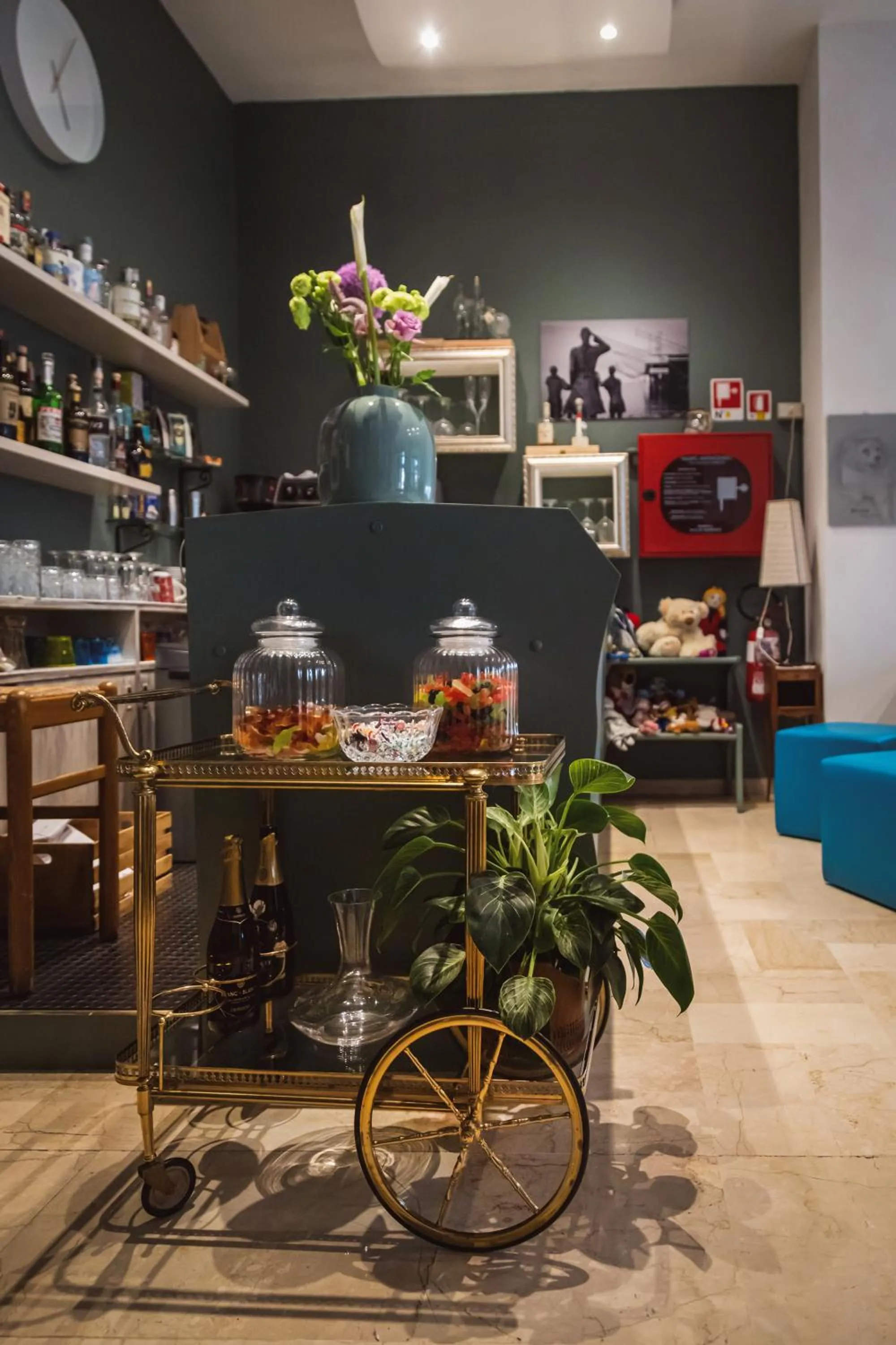 Restaurant/places to eat in Hotel Boston