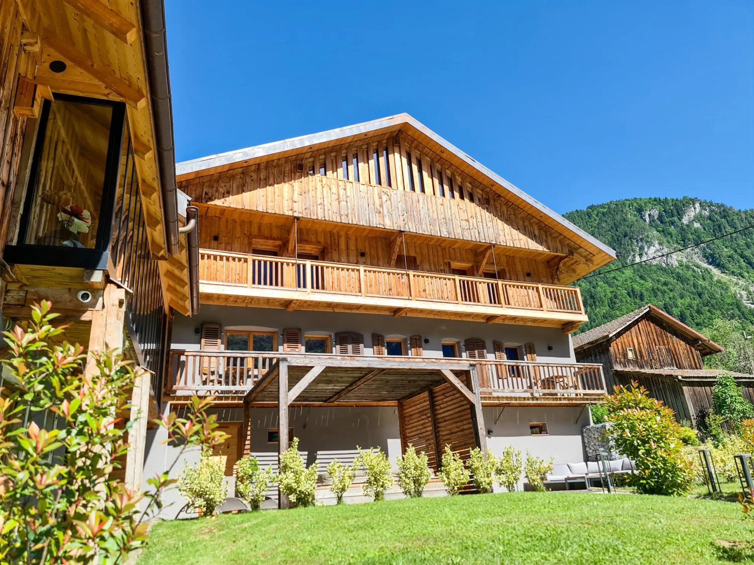 Property building in CHALET 1703 - Refuge Alpin avec Spa & Sauna - l'esprit maison au Coeur des Alpes - Adults Only
