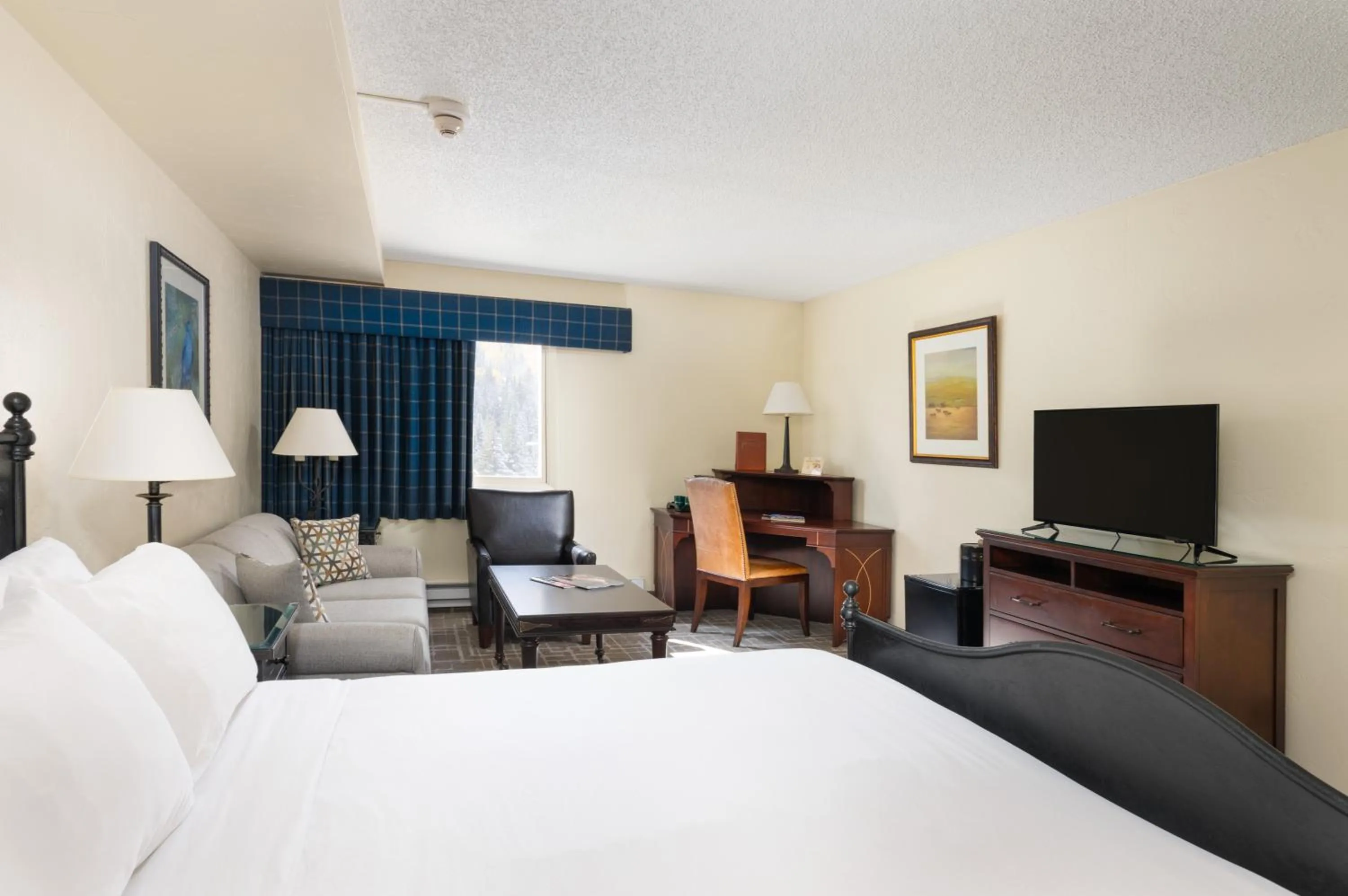 Bed in Evergreen Lodge at Vail