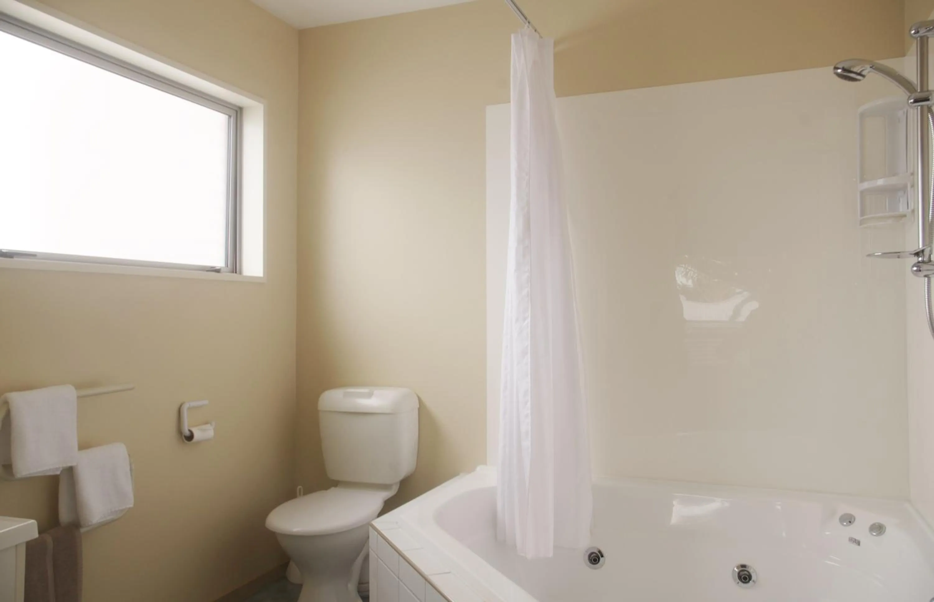 Bathroom in Phoenix Motels