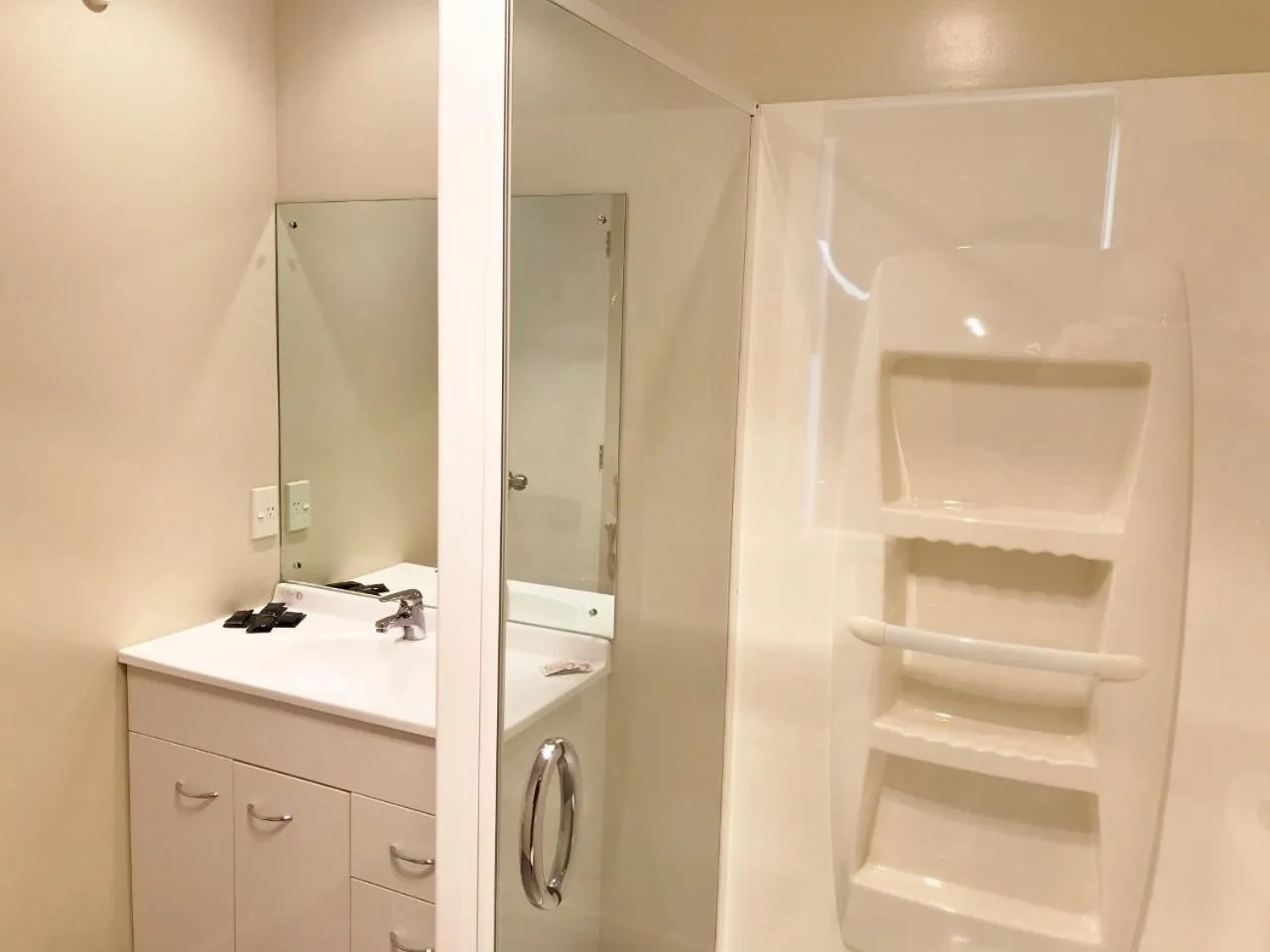 Bathroom in Phoenix Motels