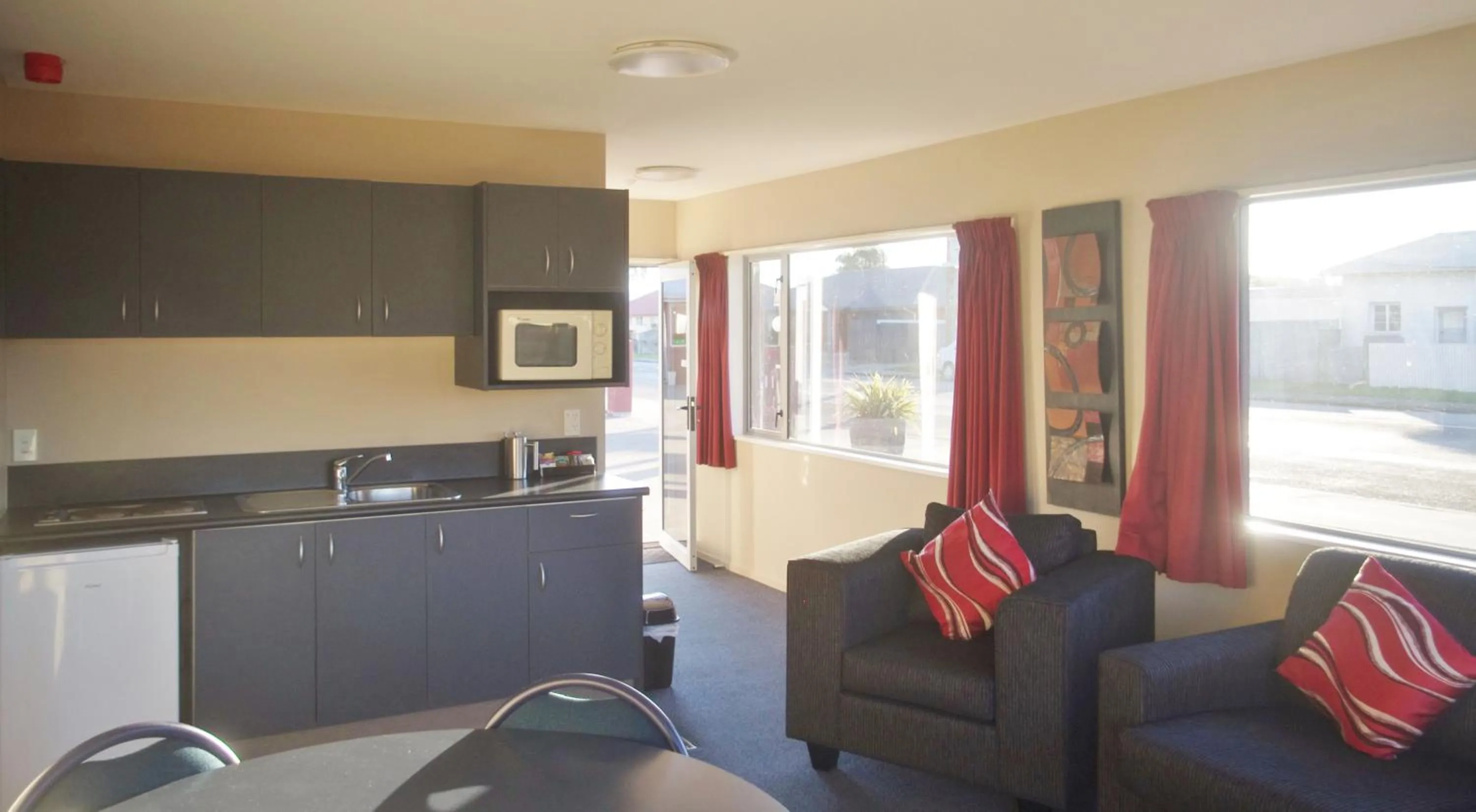 Kitchen or kitchenette in Phoenix Motels