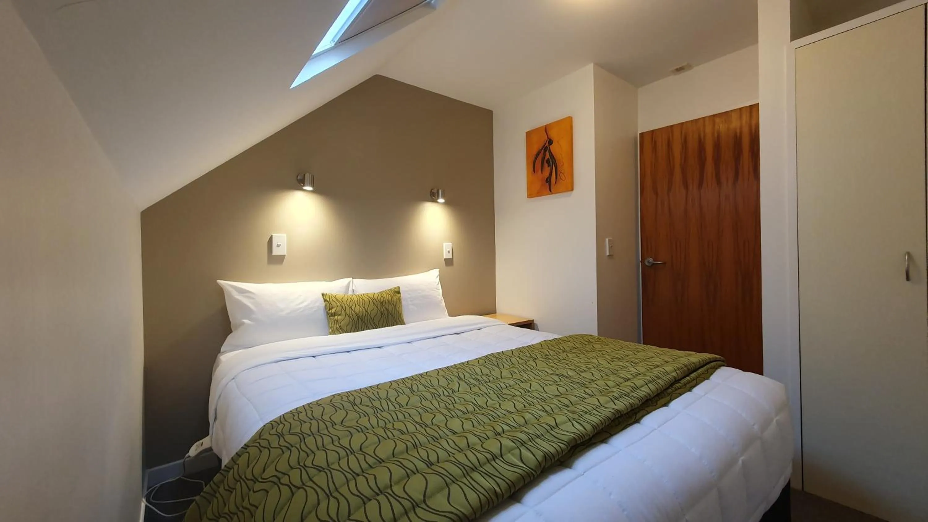 Bed in Airways Motel