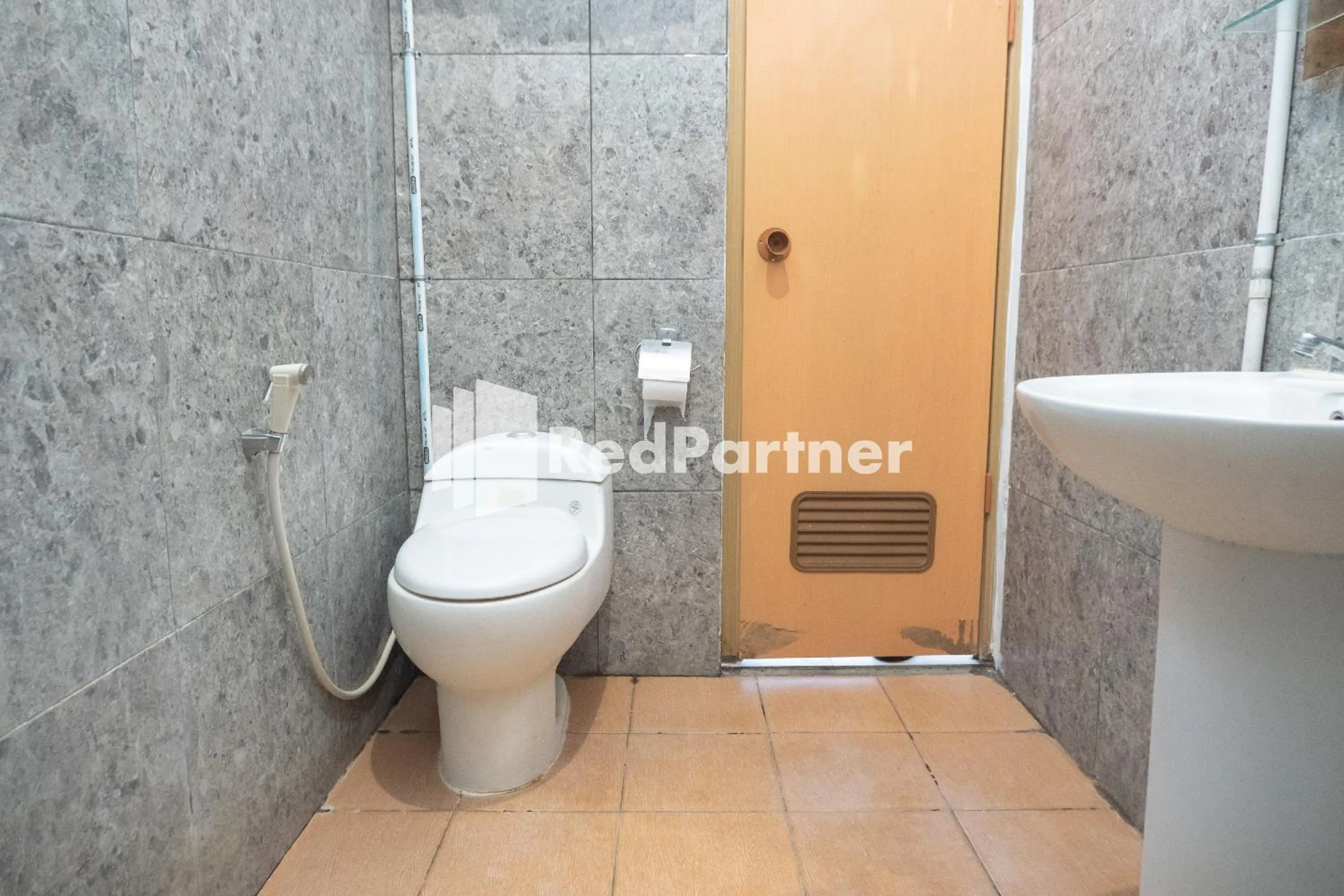 Bathroom in Homestay C9 Exclusive Kaliurang Yogyakarta Mitra RedDoorz