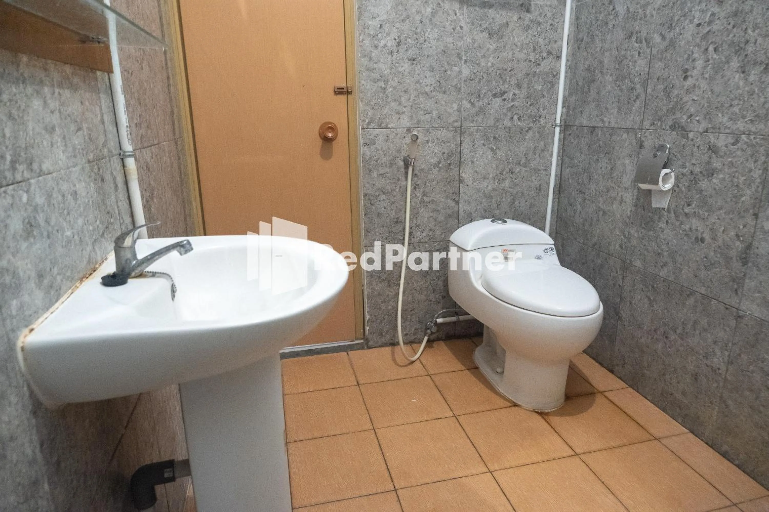 Bathroom in Homestay C9 Exclusive Kaliurang Yogyakarta Mitra RedDoorz